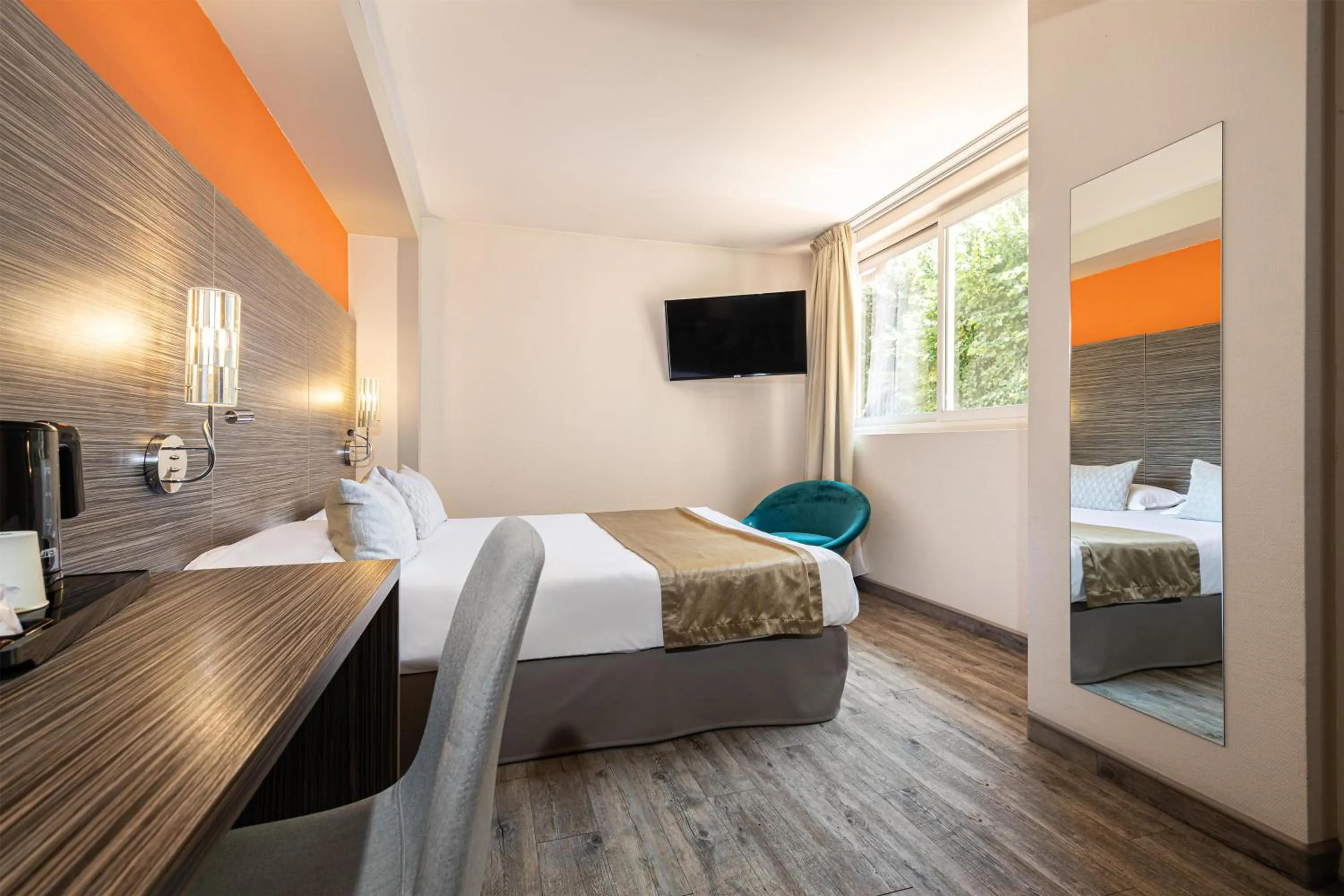 Bedroom, Bed in Best Western Le Bristol