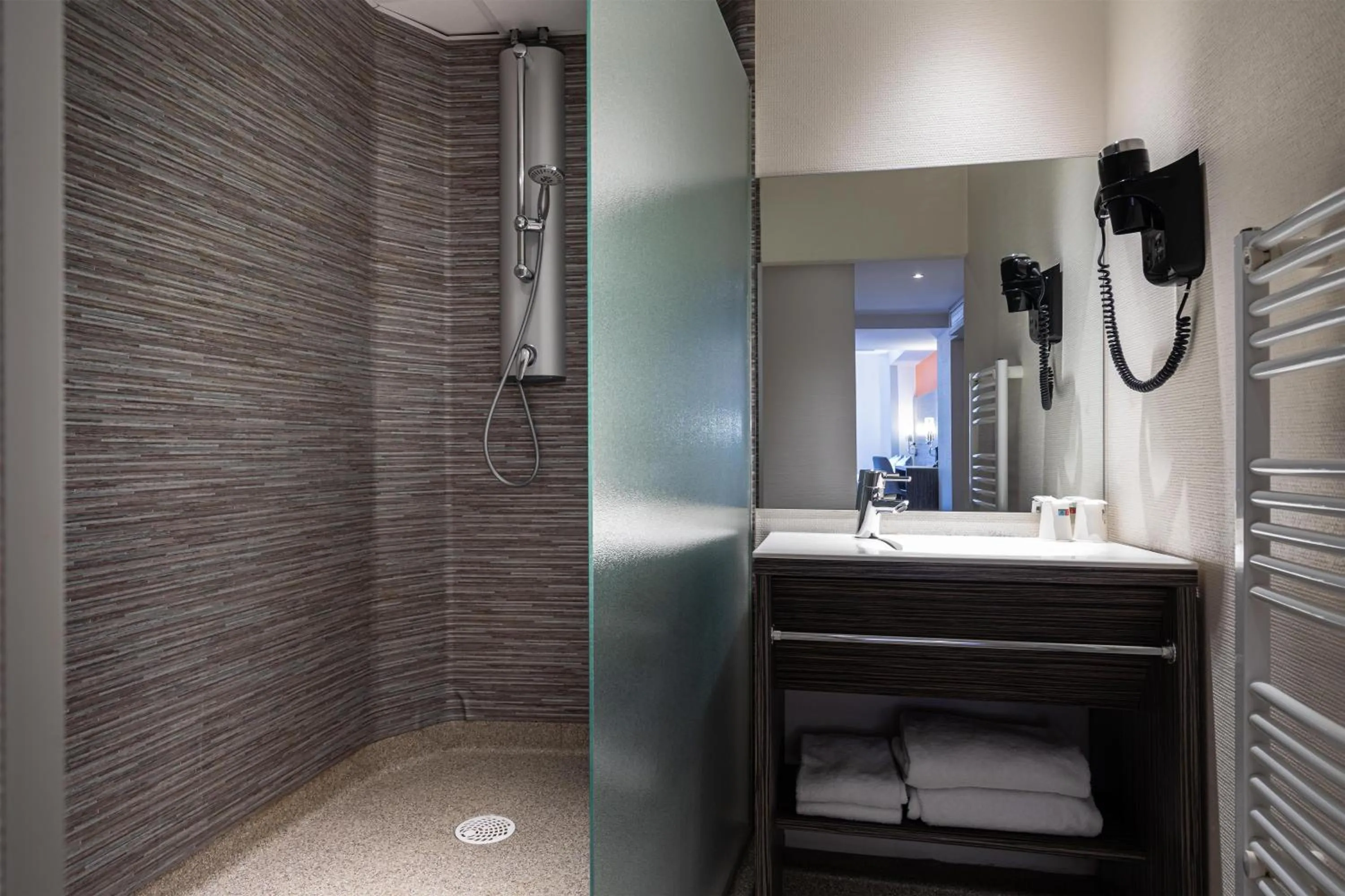 Bathroom in Best Western Le Bristol