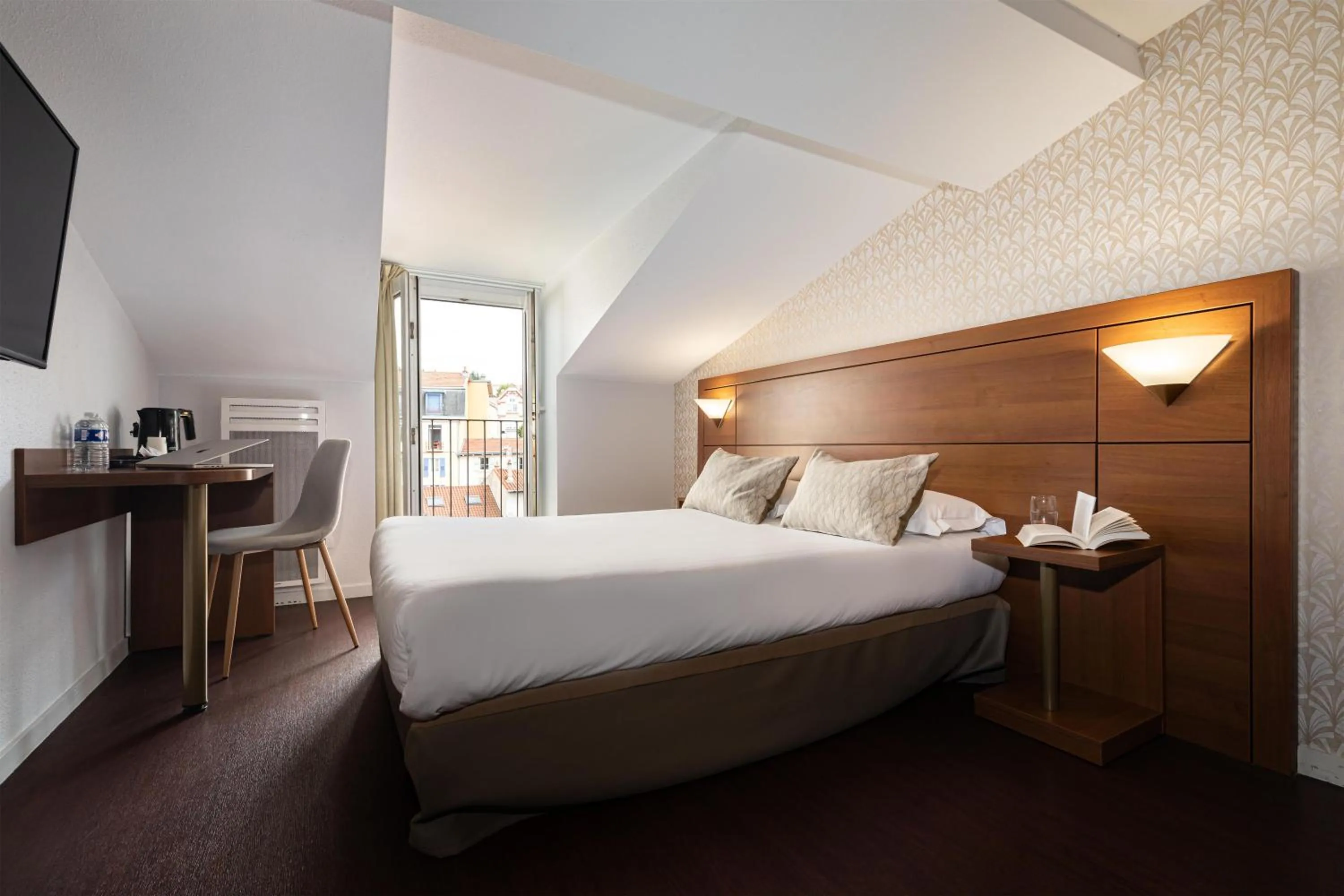 Bedroom, Bed in Best Western Le Bristol