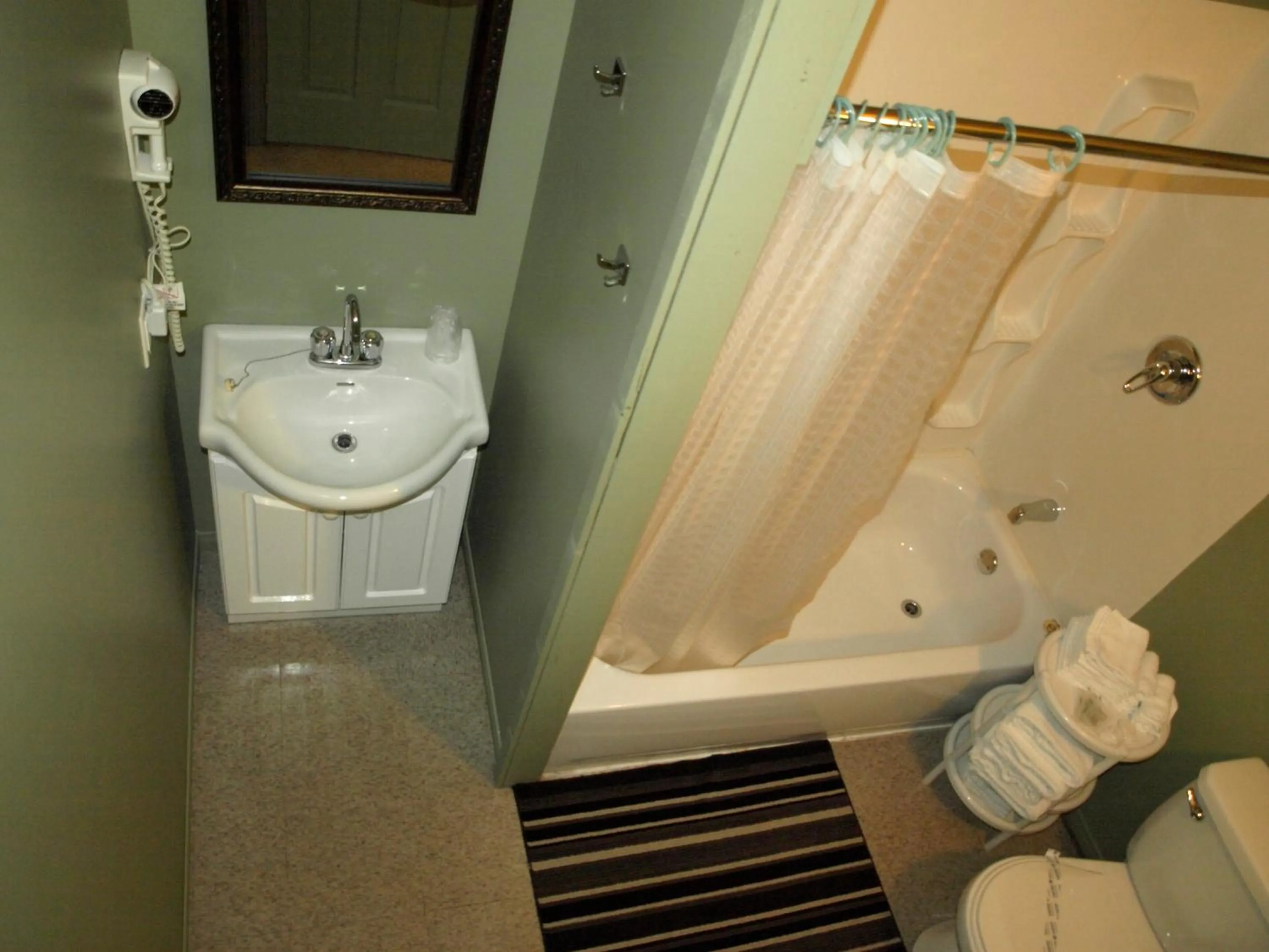 Bathroom in Auberge Internationale La Vieille École