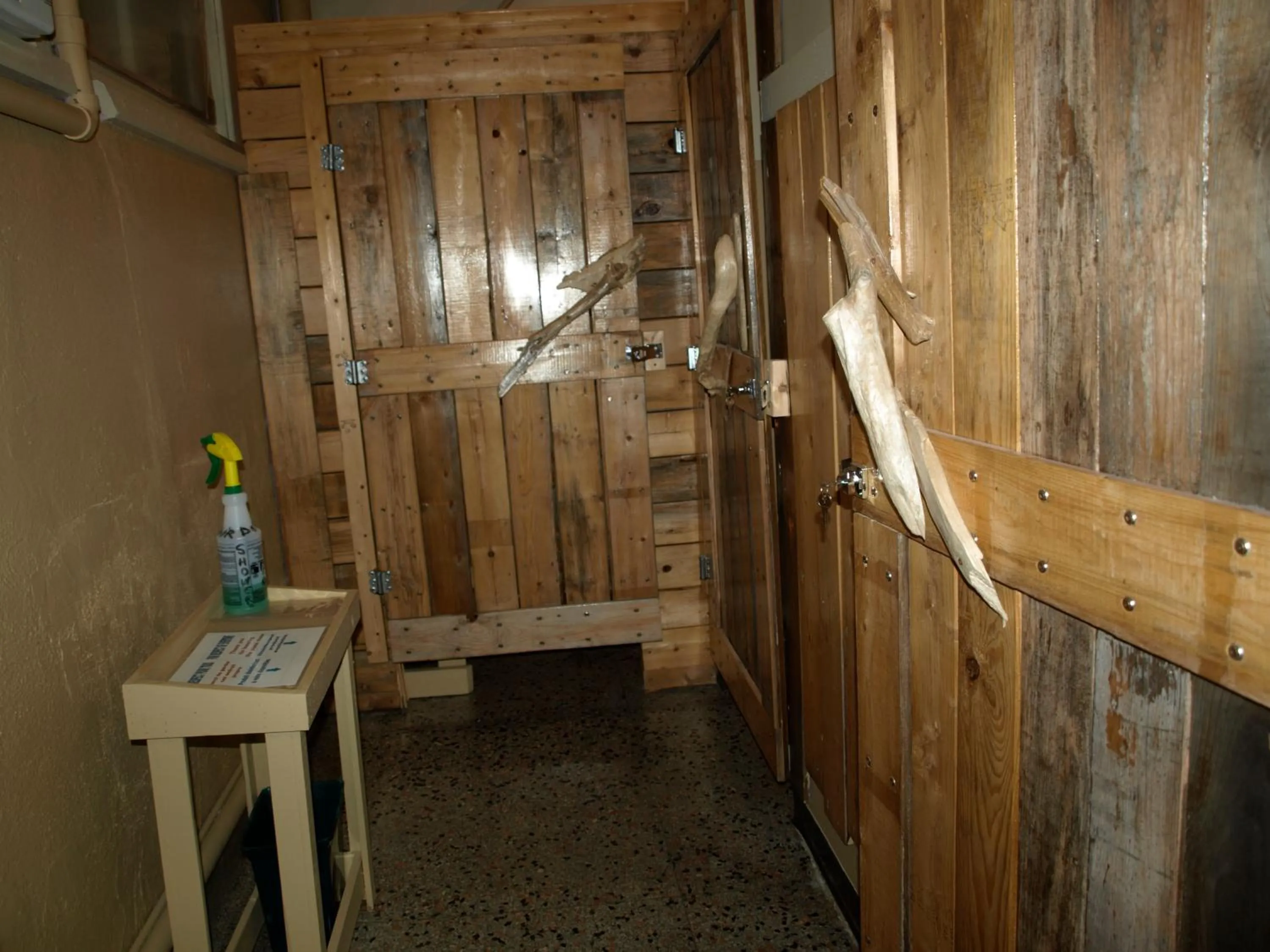 Shower in Auberge Internationale La Vieille École