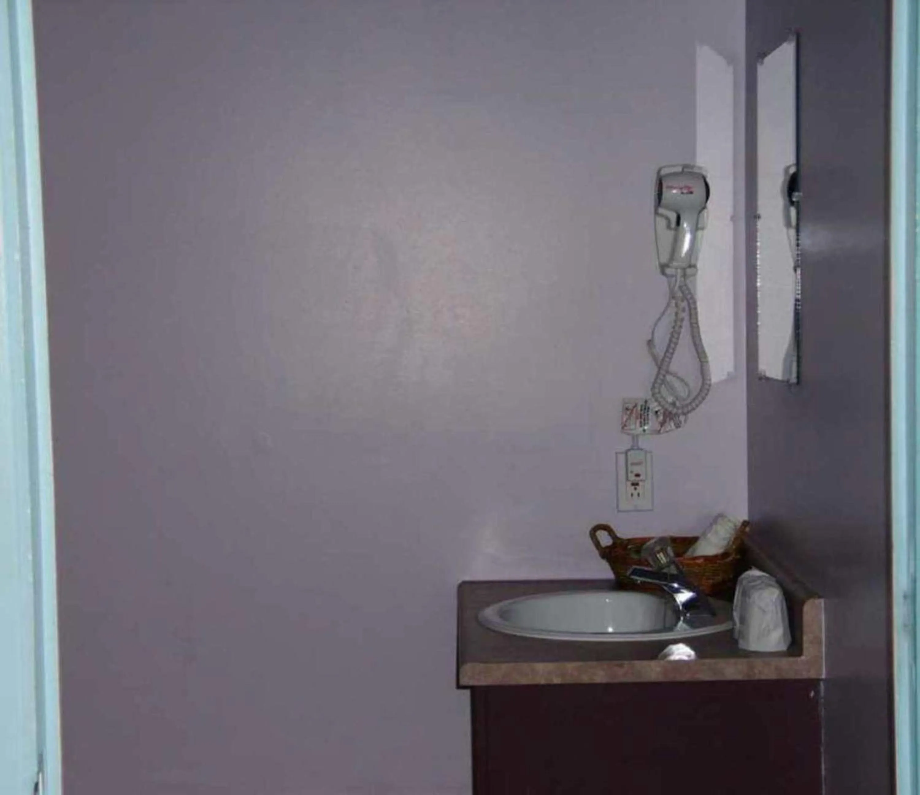 Bathroom in Auberge Internationale La Vieille École