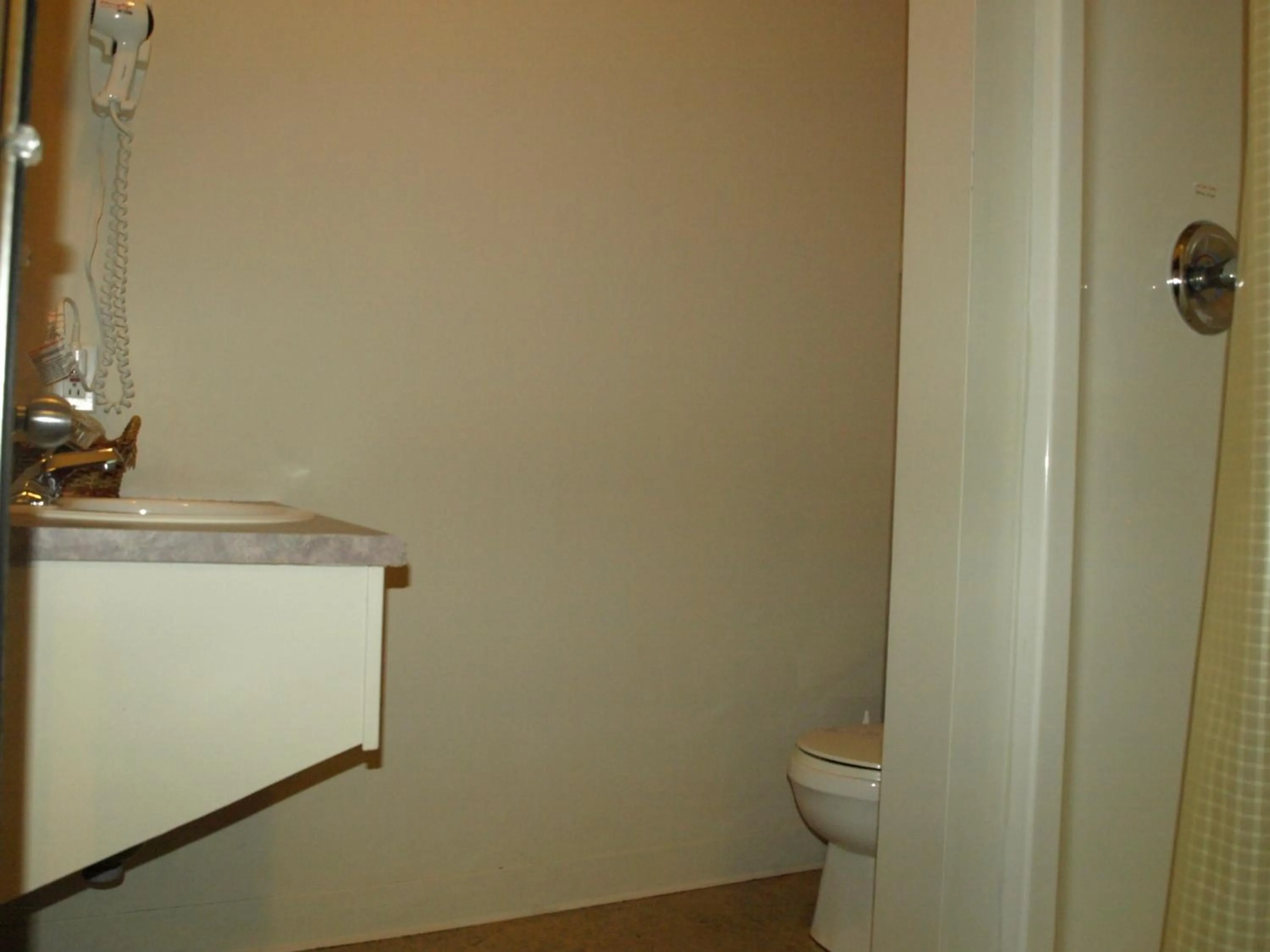 Bathroom in Auberge Internationale La Vieille École