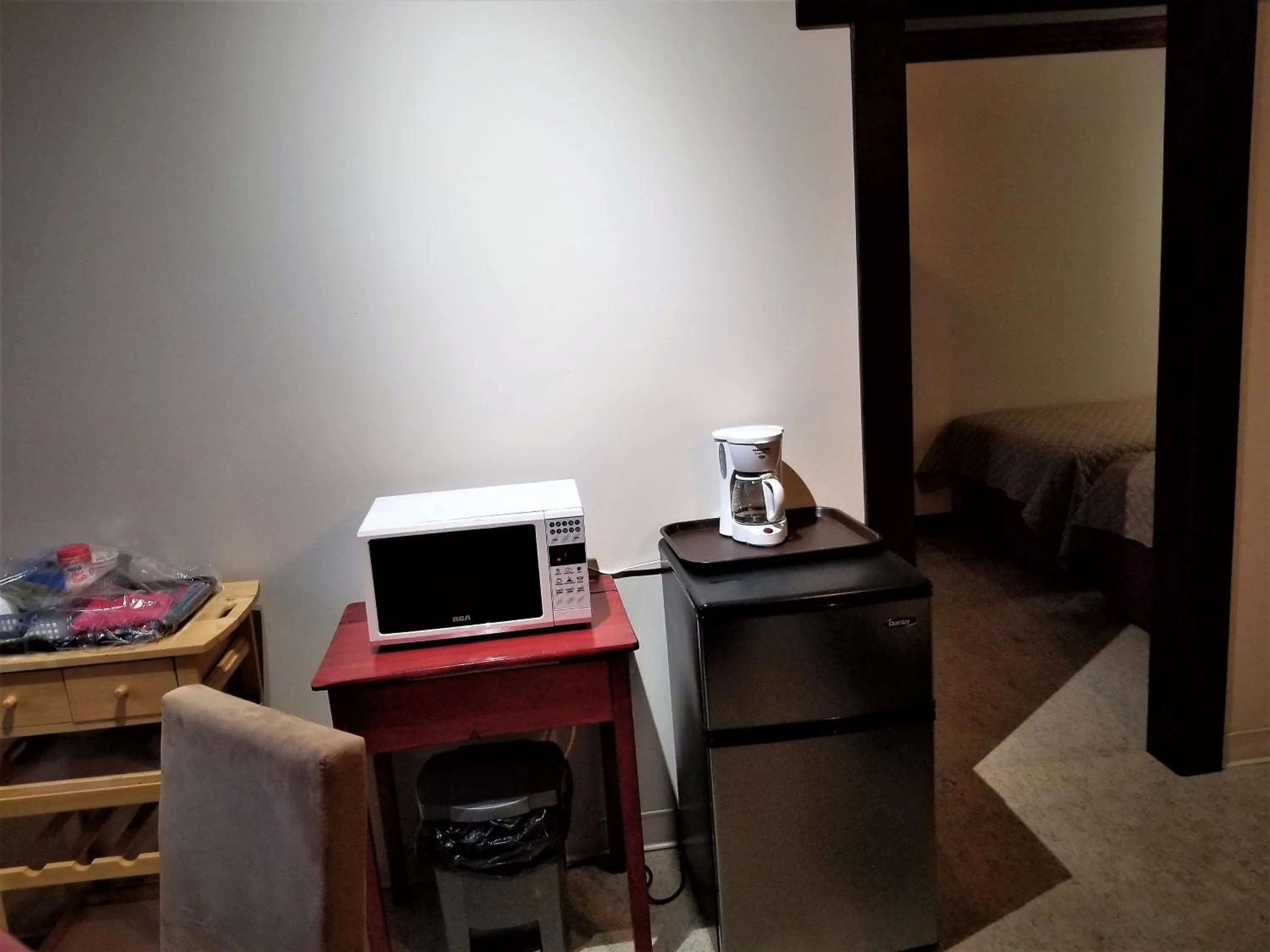 Coffee/tea facilities in Auberge Internationale La Vieille École