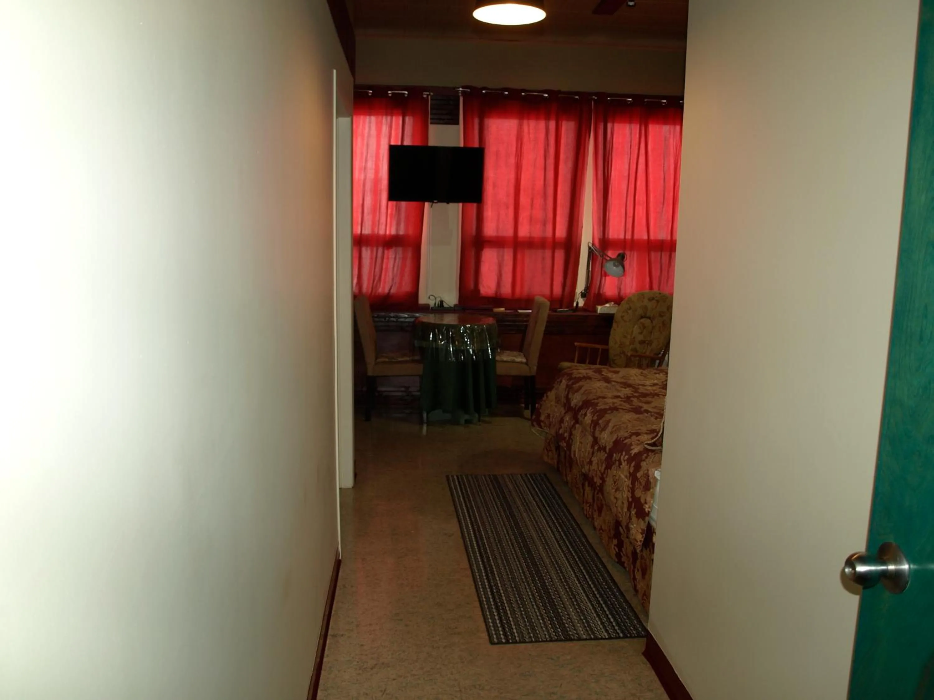 Bedroom in Auberge Internationale La Vieille École