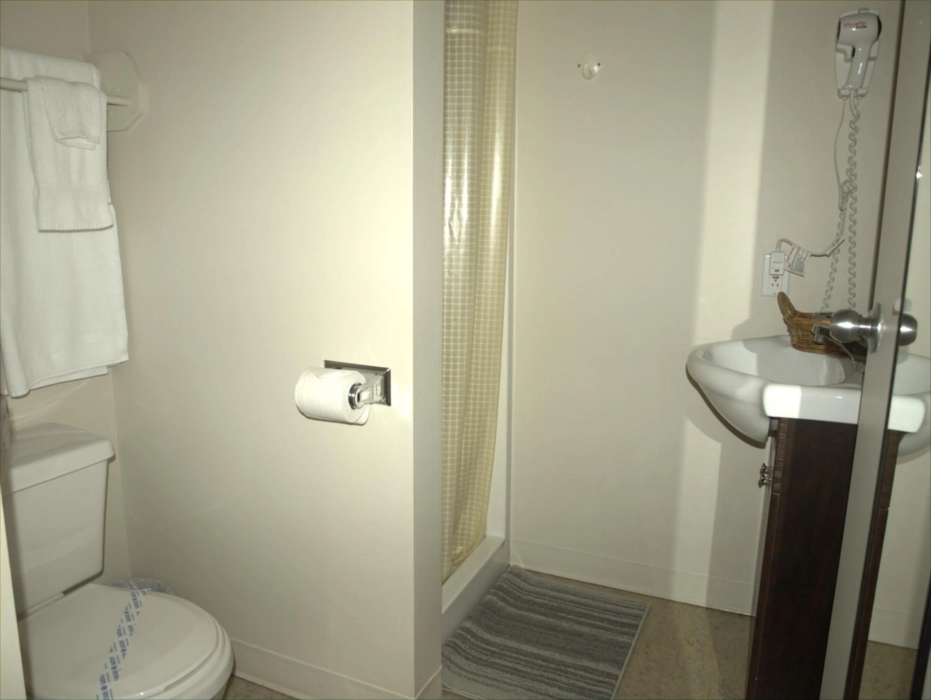 Bathroom in Auberge Internationale La Vieille École
