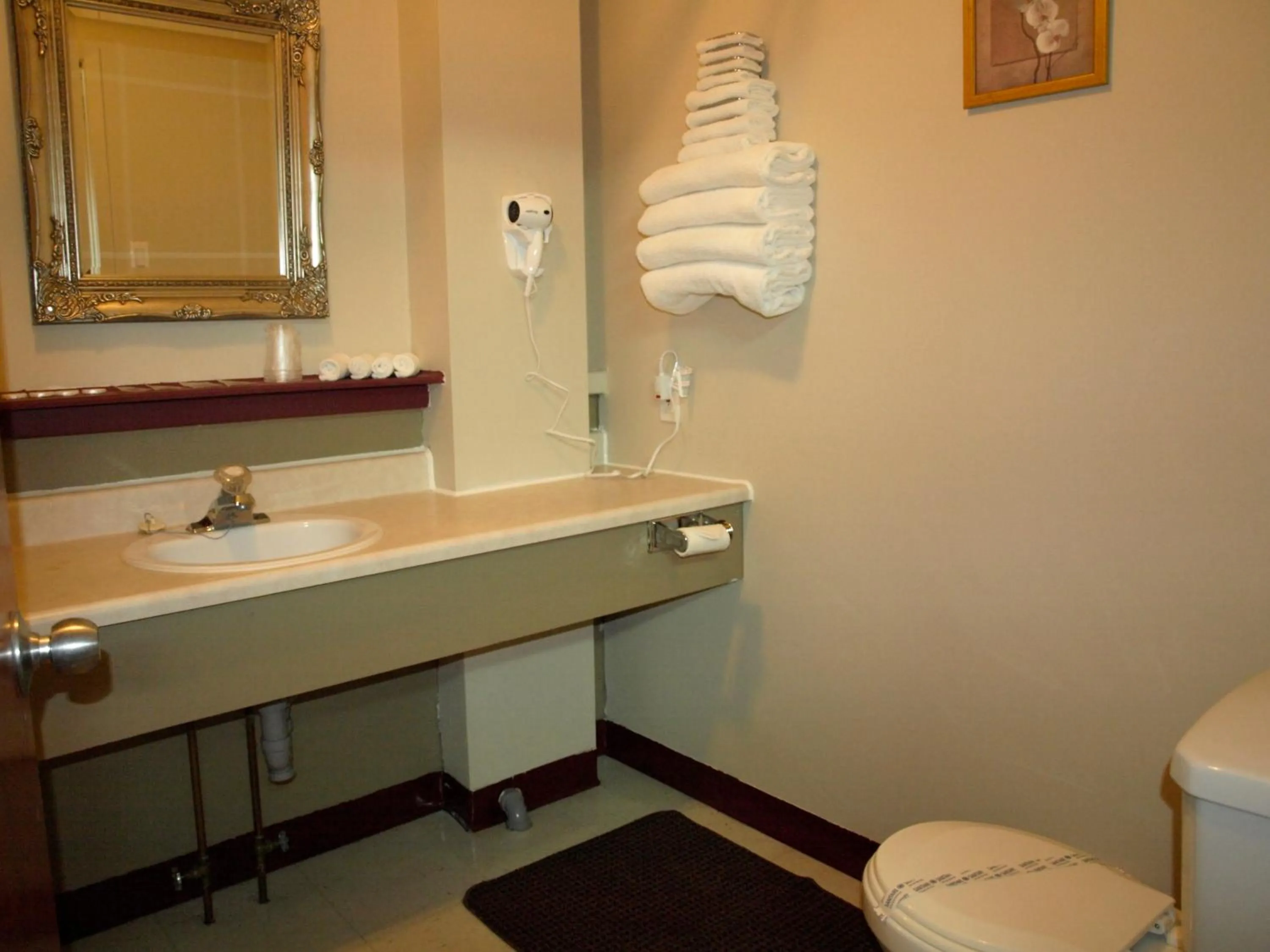 Bathroom in Auberge Internationale La Vieille École