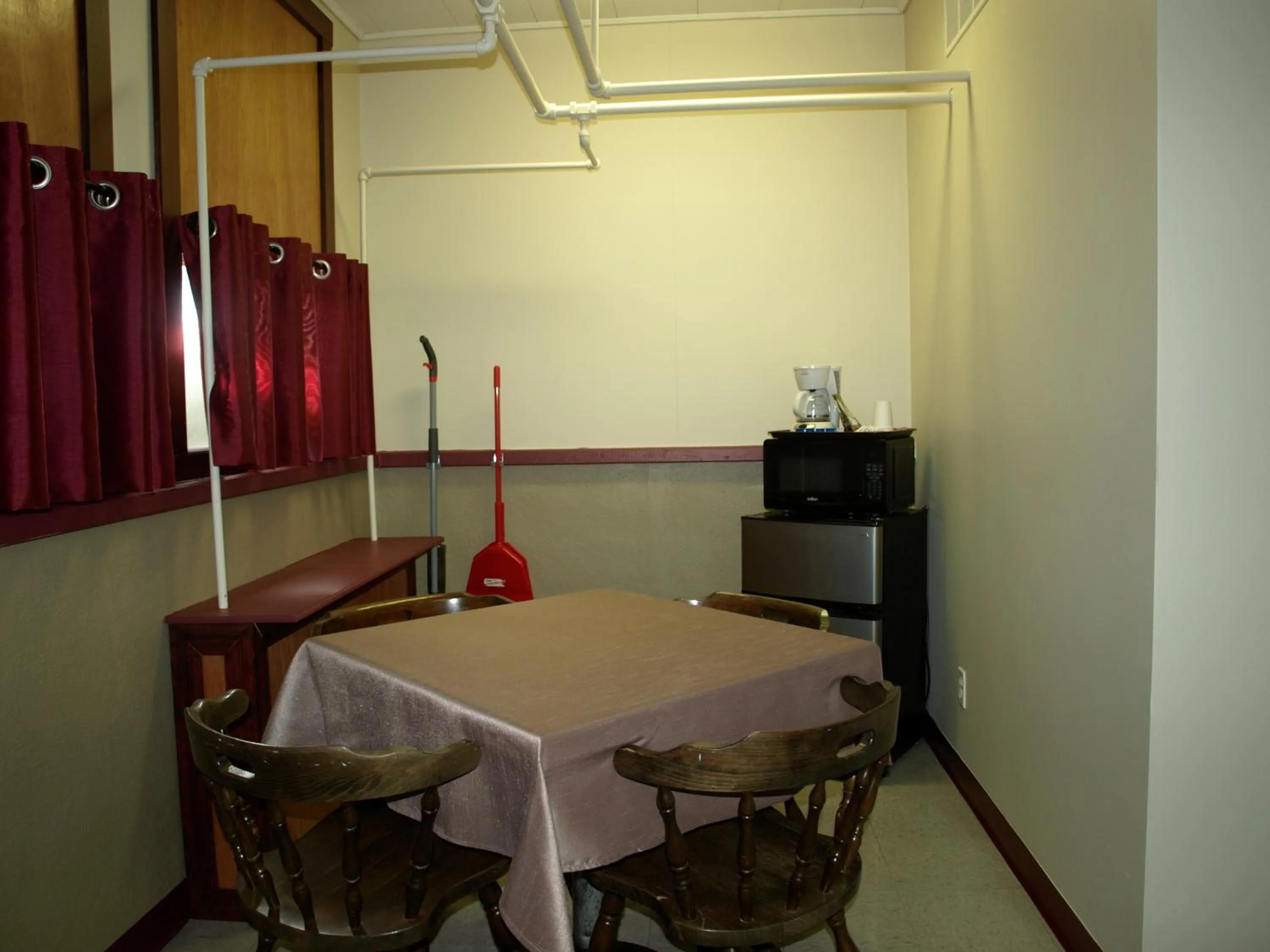 Coffee/tea facilities in Auberge Internationale La Vieille École