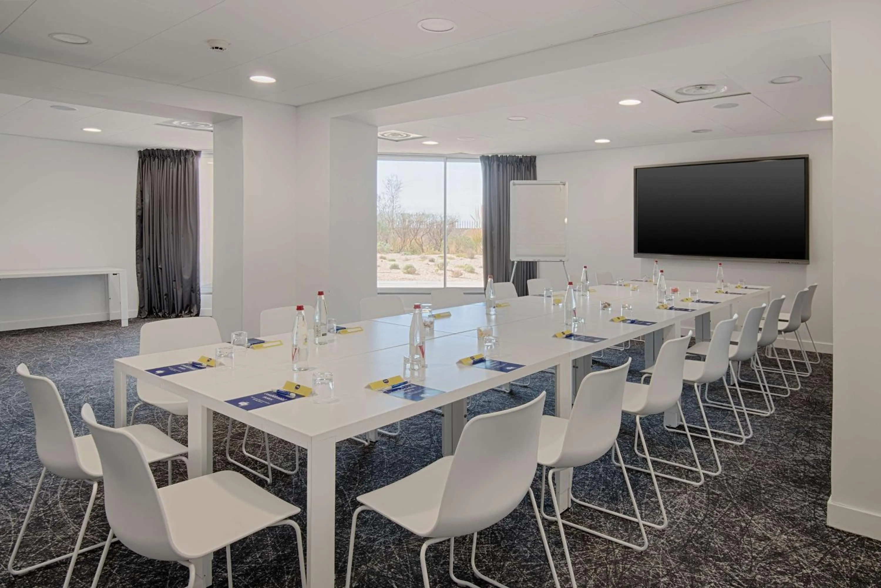 Meeting/conference room in nhow Marseille