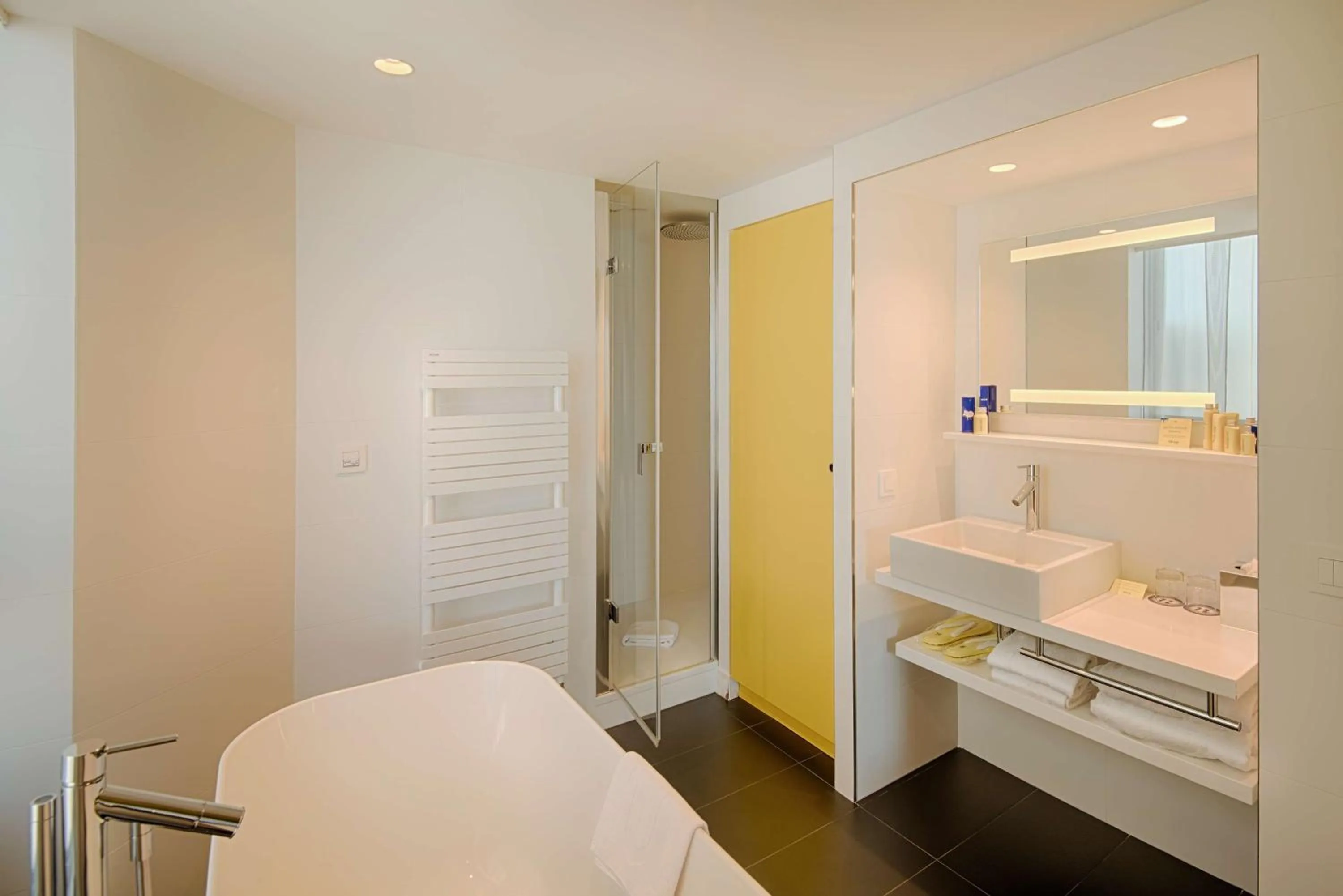 Bathroom, Bed in nhow Marseille