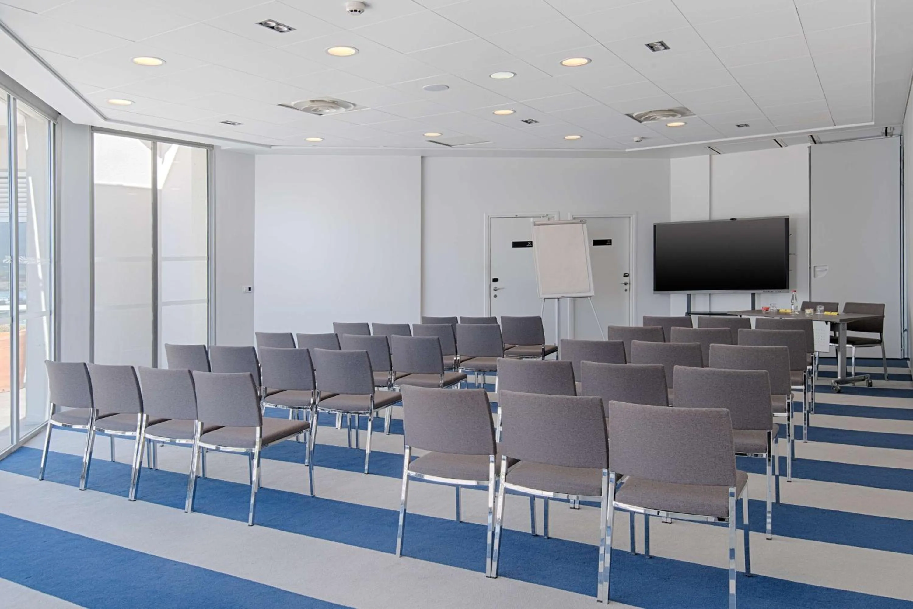 Meeting/conference room in nhow Marseille
