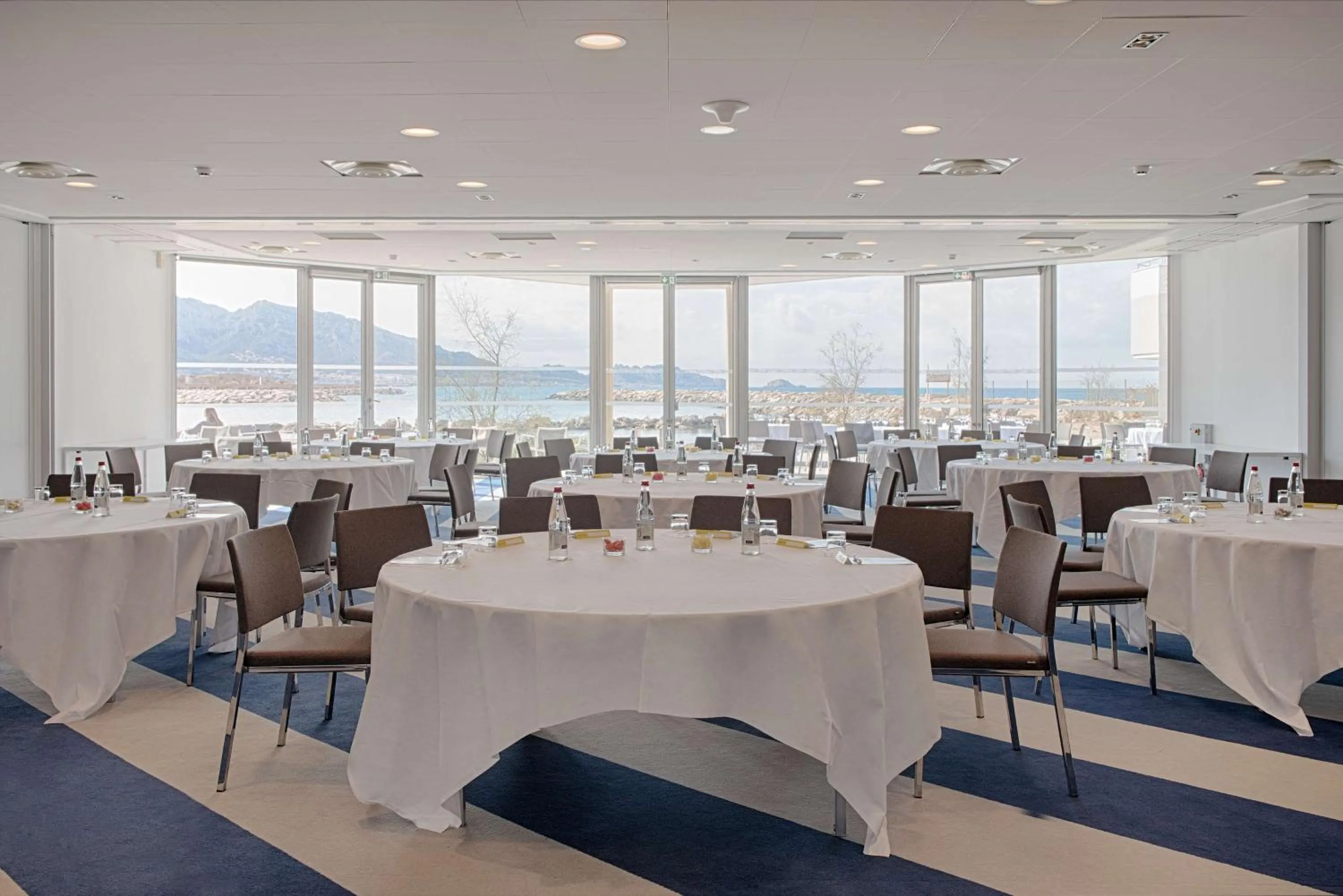 Meeting/conference room in nhow Marseille