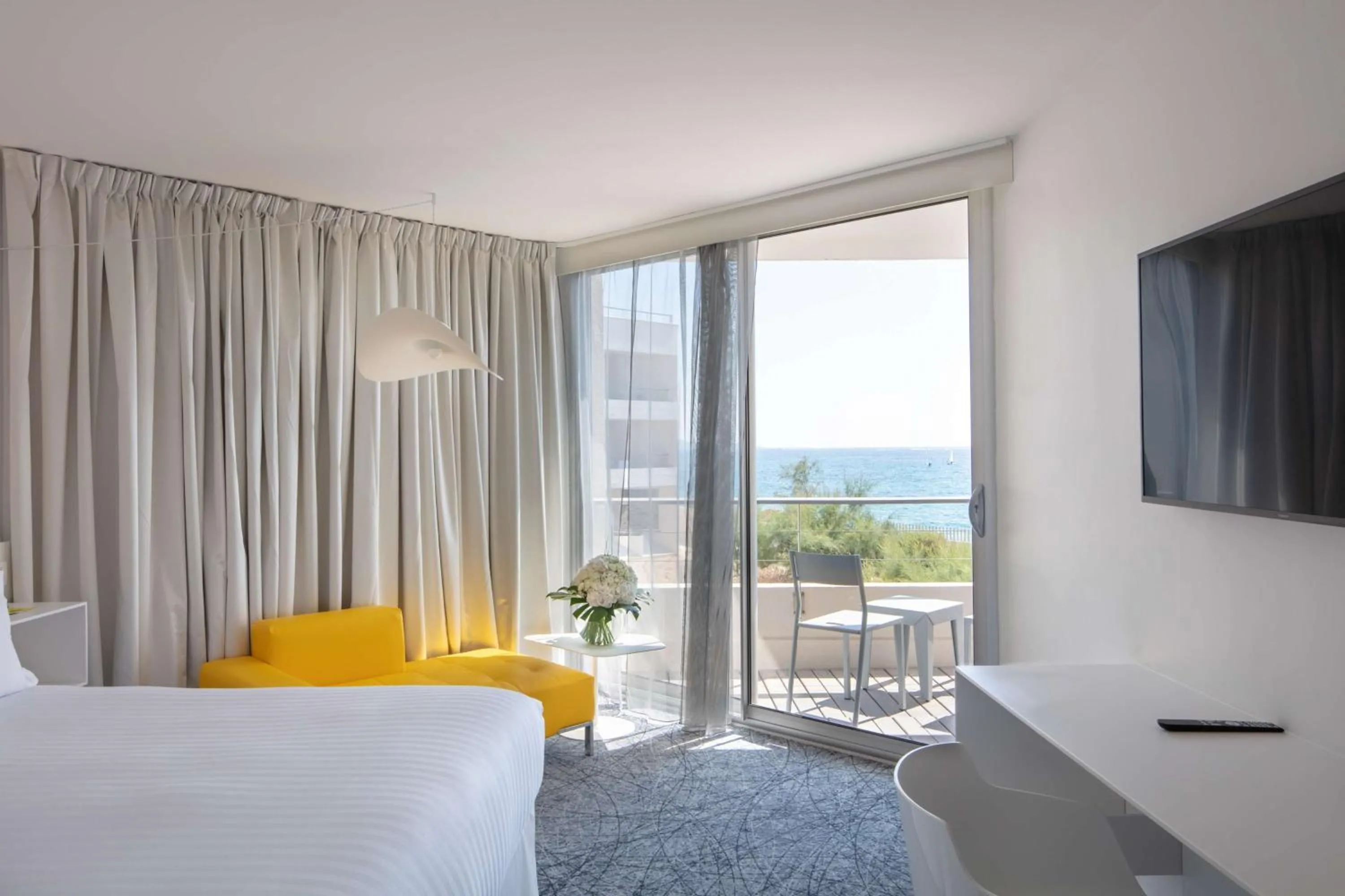 nhow Family Connecting Room (2 Adults + 2 Children) in nhow Marseille