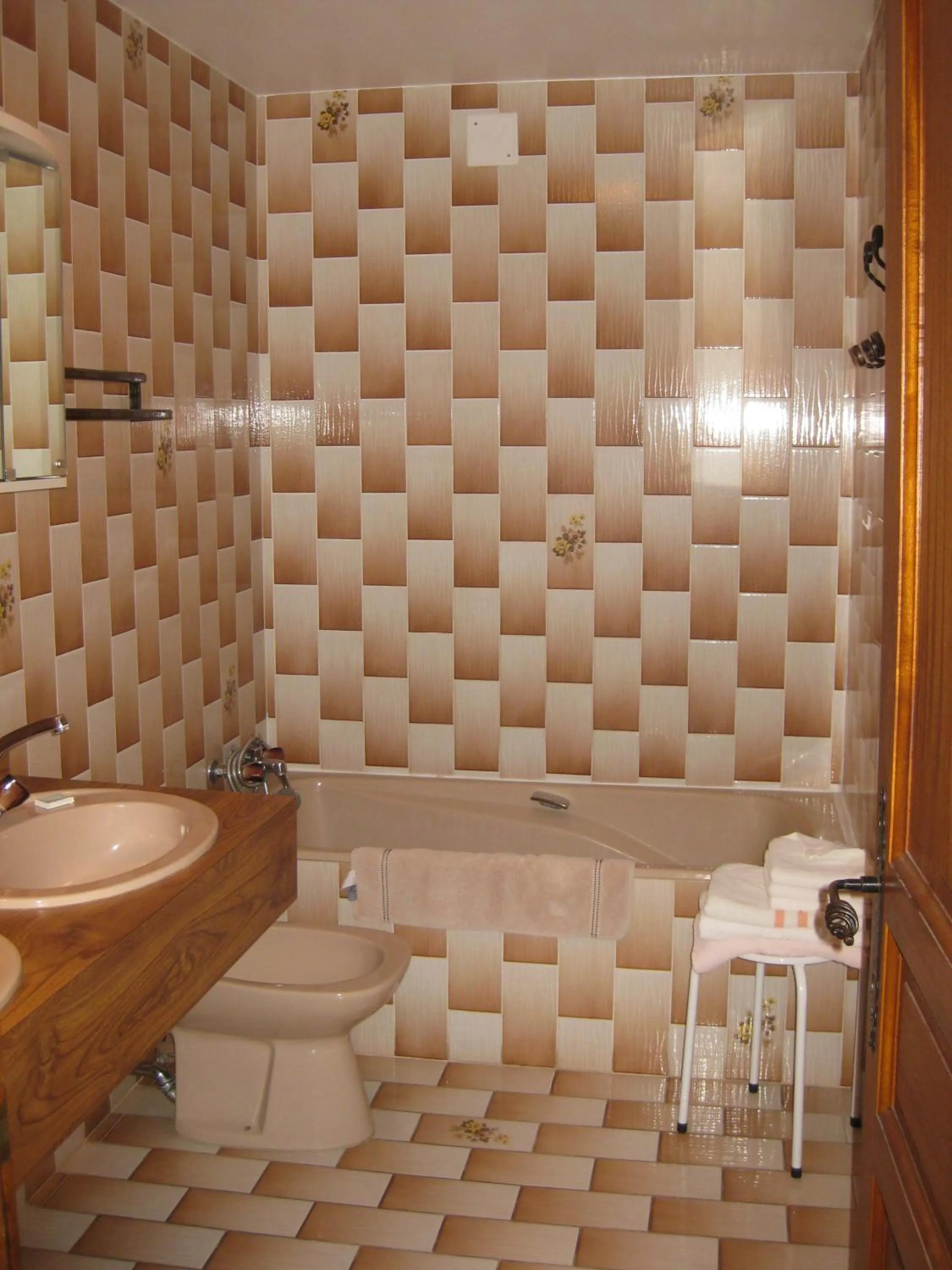 Bathroom in Hôtel Les Pavillons du Golf