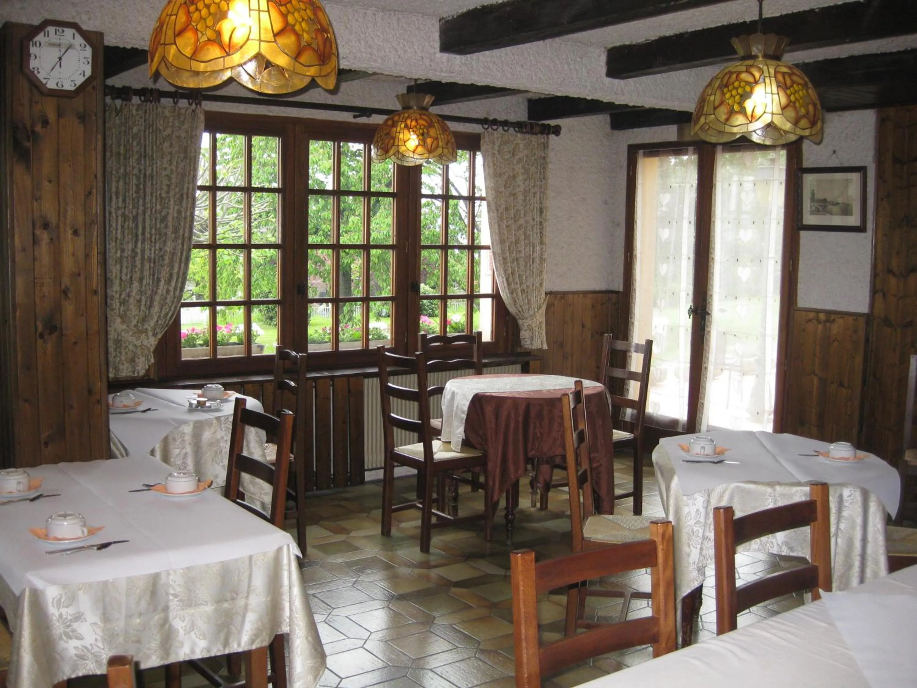 Restaurant/places to eat in Hôtel Les Pavillons du Golf