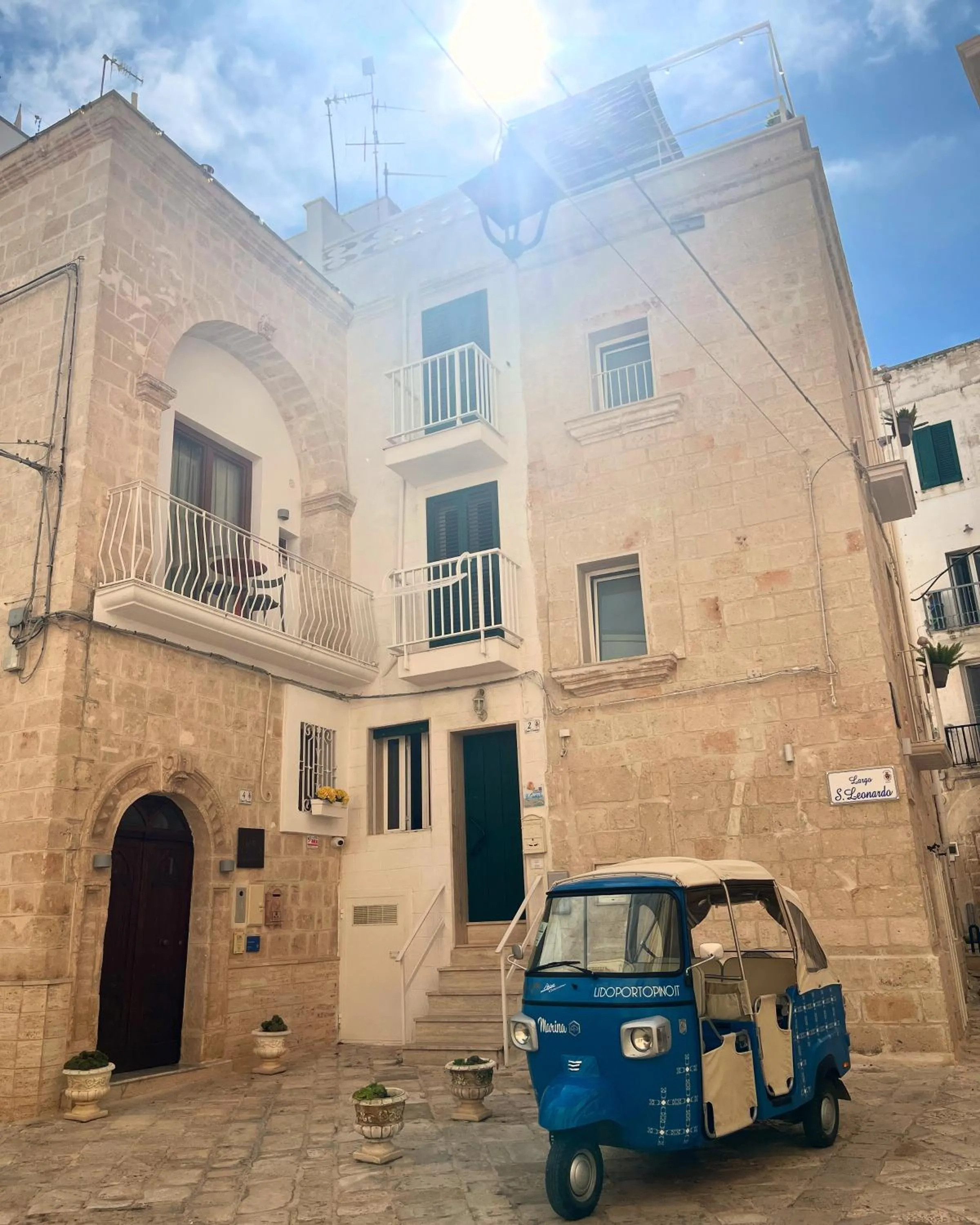 Property building in Donna Nina