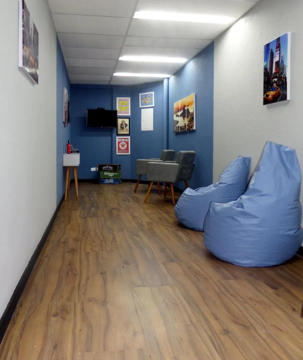 Communal lounge/ TV room in Visto Hostel