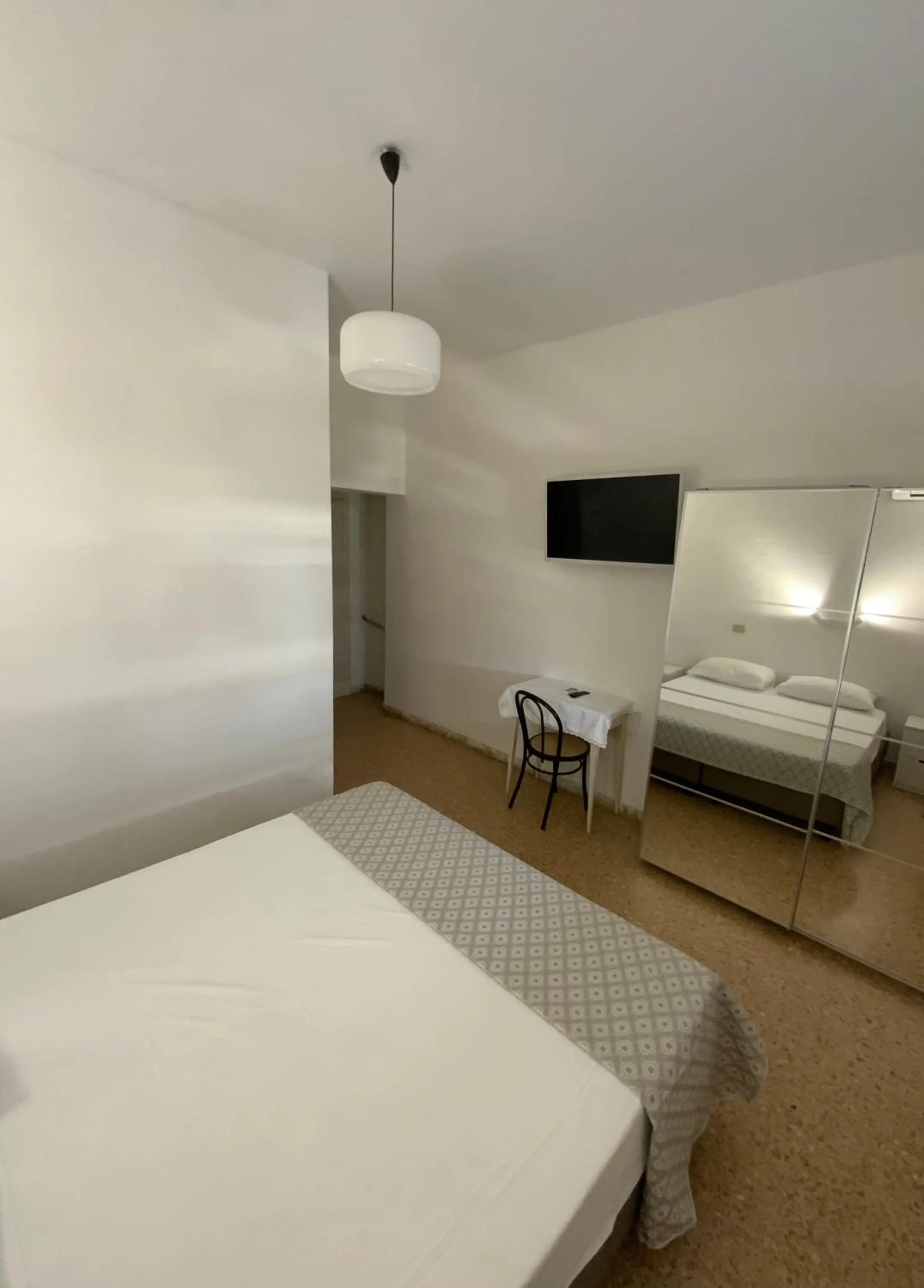 Bed in Hotel Naviglio