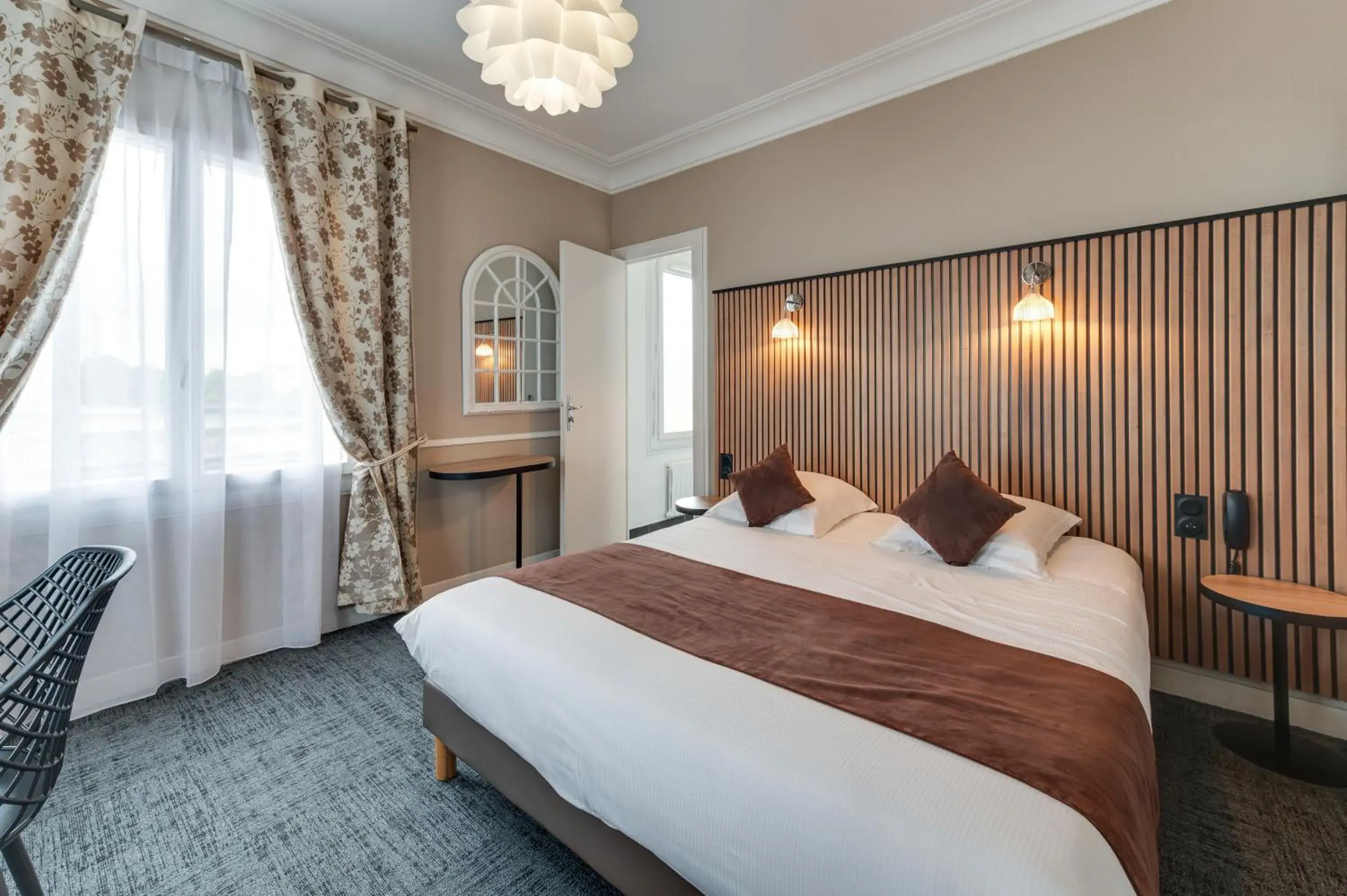 Bedroom, Bed in Brit Hôtel Confort Cléria Lorient Centre Bedroom, Bed in Brit Hôtel Confort Cléria Lorient Centre