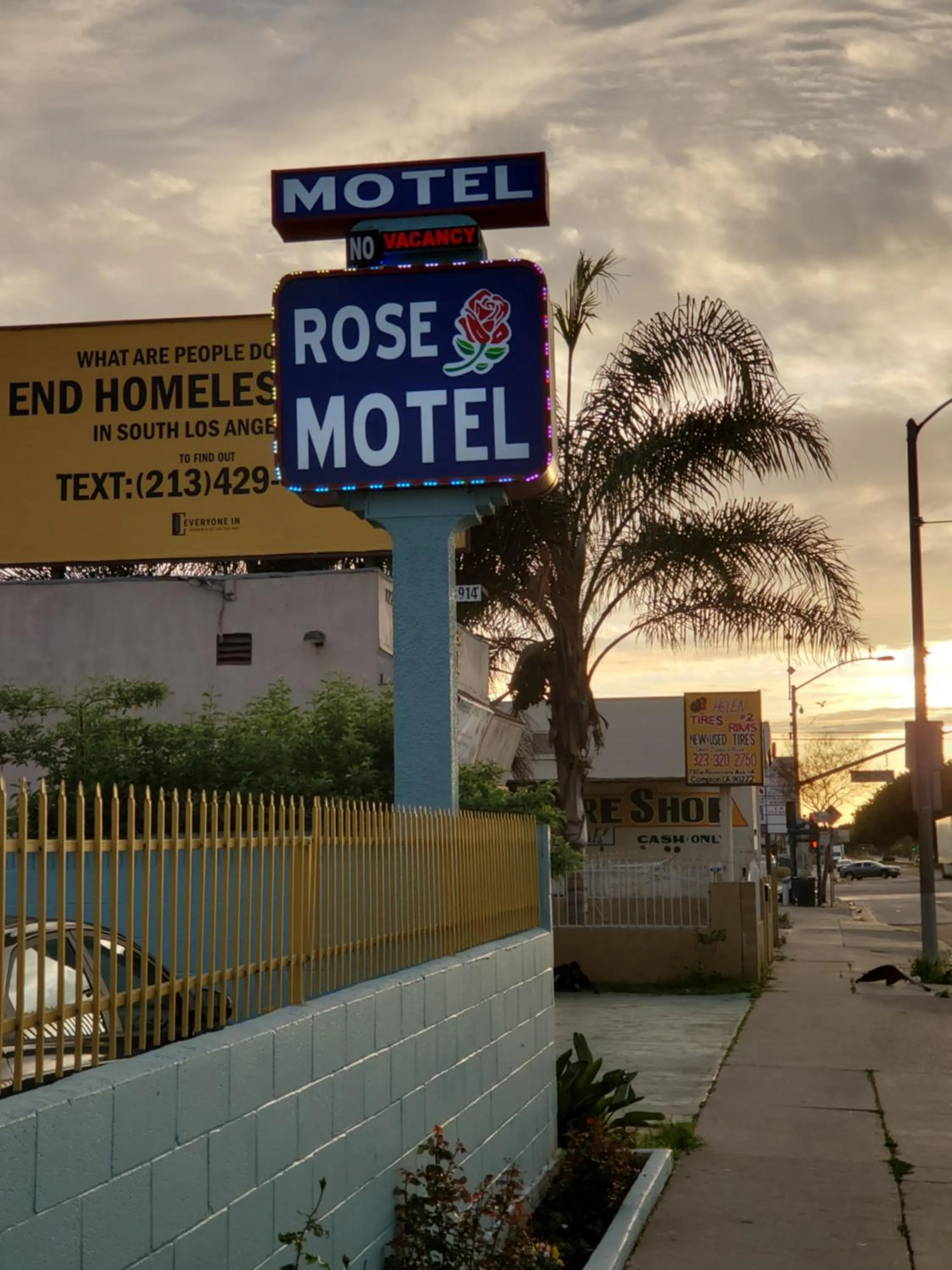 Rose motel