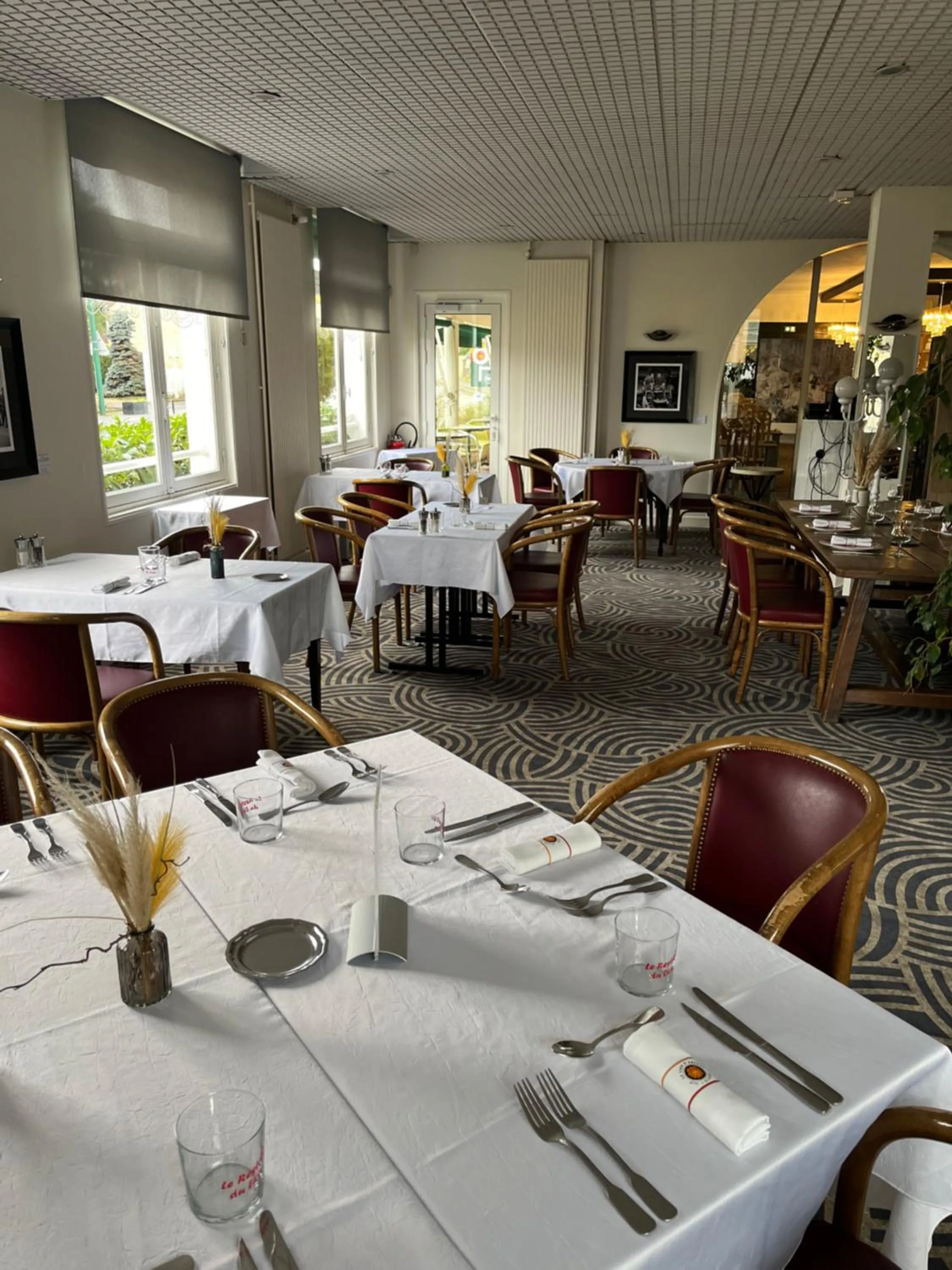 Restaurant/places to eat in Logis Hôtel Restaurant Du Lion D'argent Et Des Tanneries