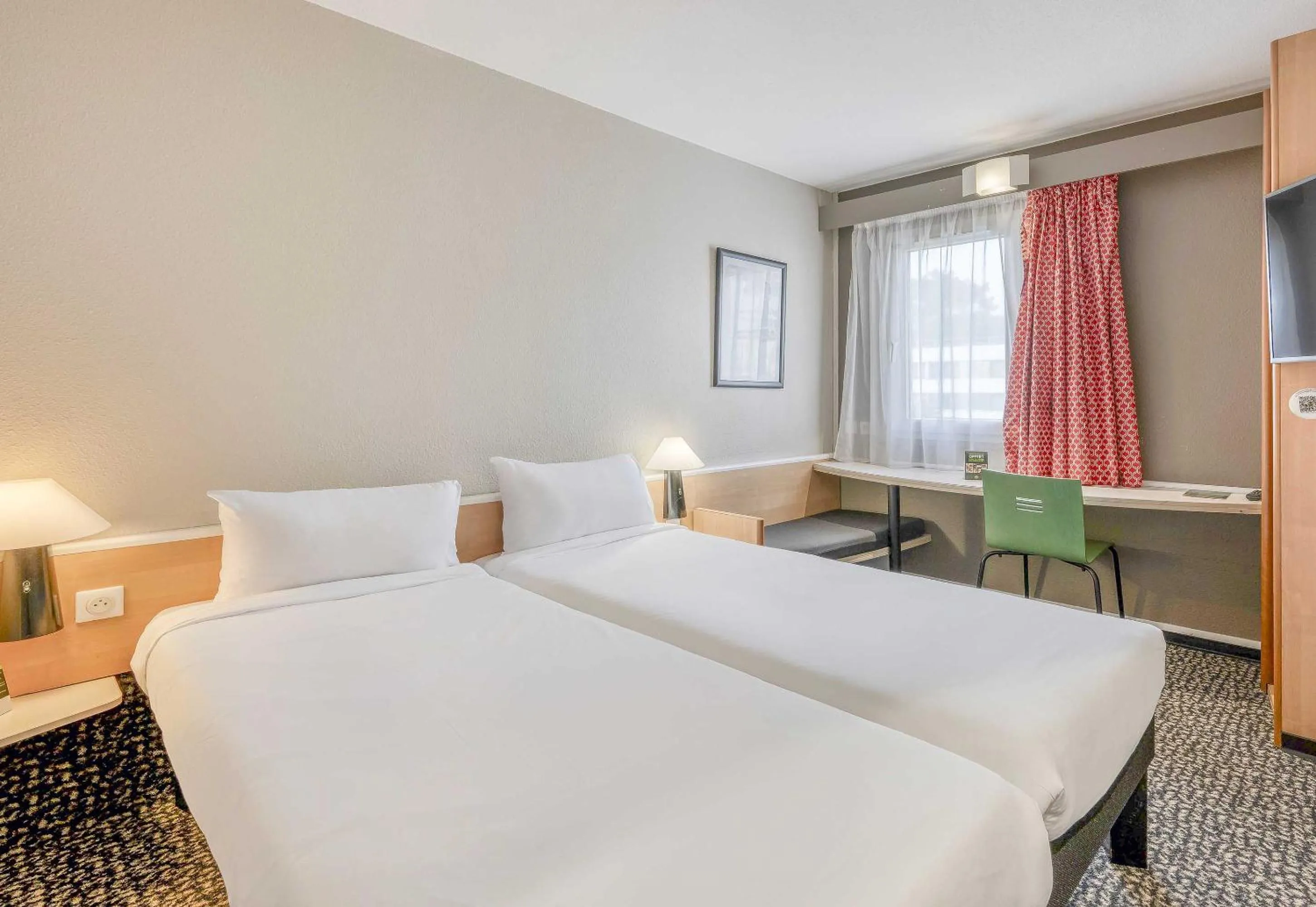 Bed in ibis Bordeaux Mérignac