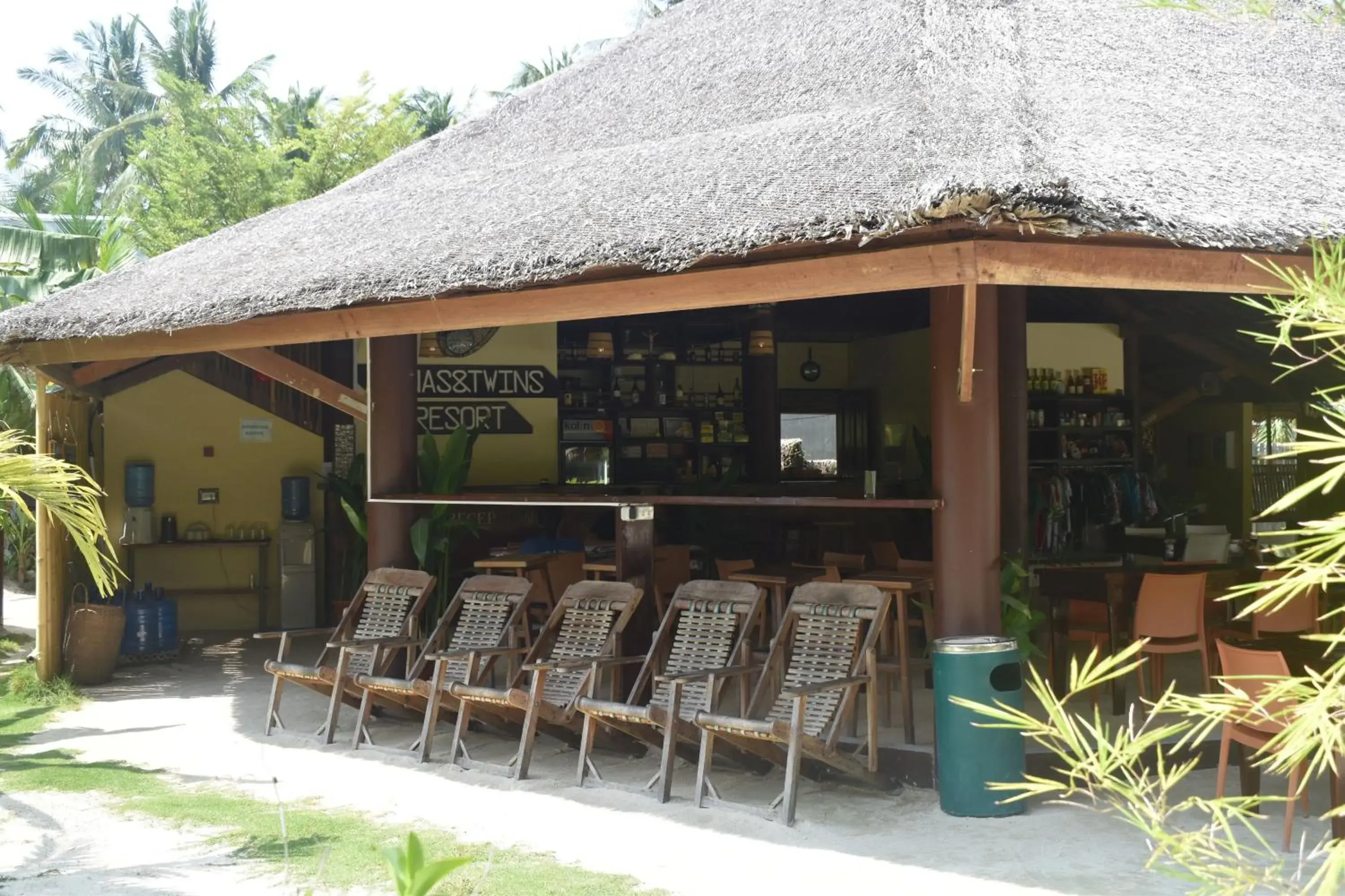 Restaurant/places to eat in Jonas and Twins Resort Restaurant/places to eat in Jonas and Twins Resort