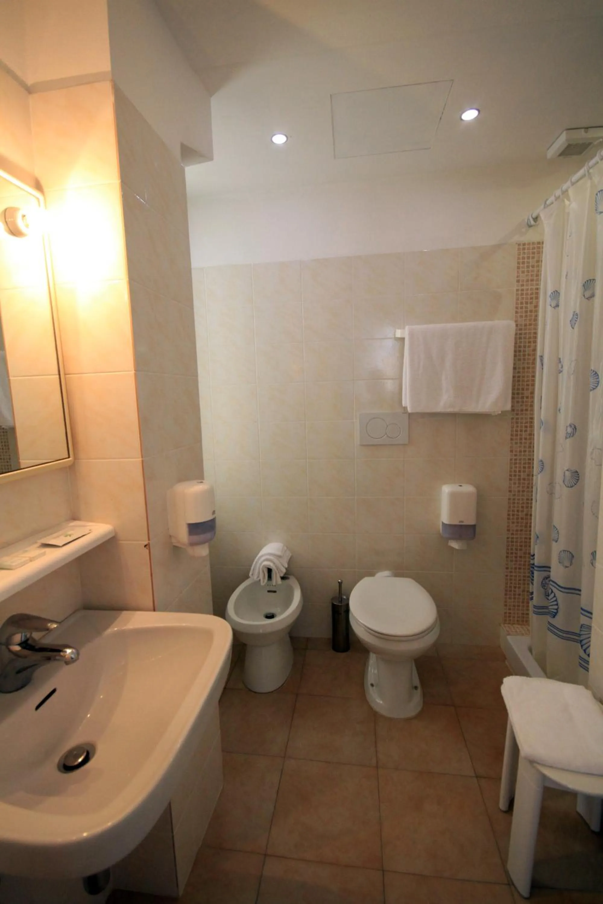 Shower in Albergo Villa Gradita