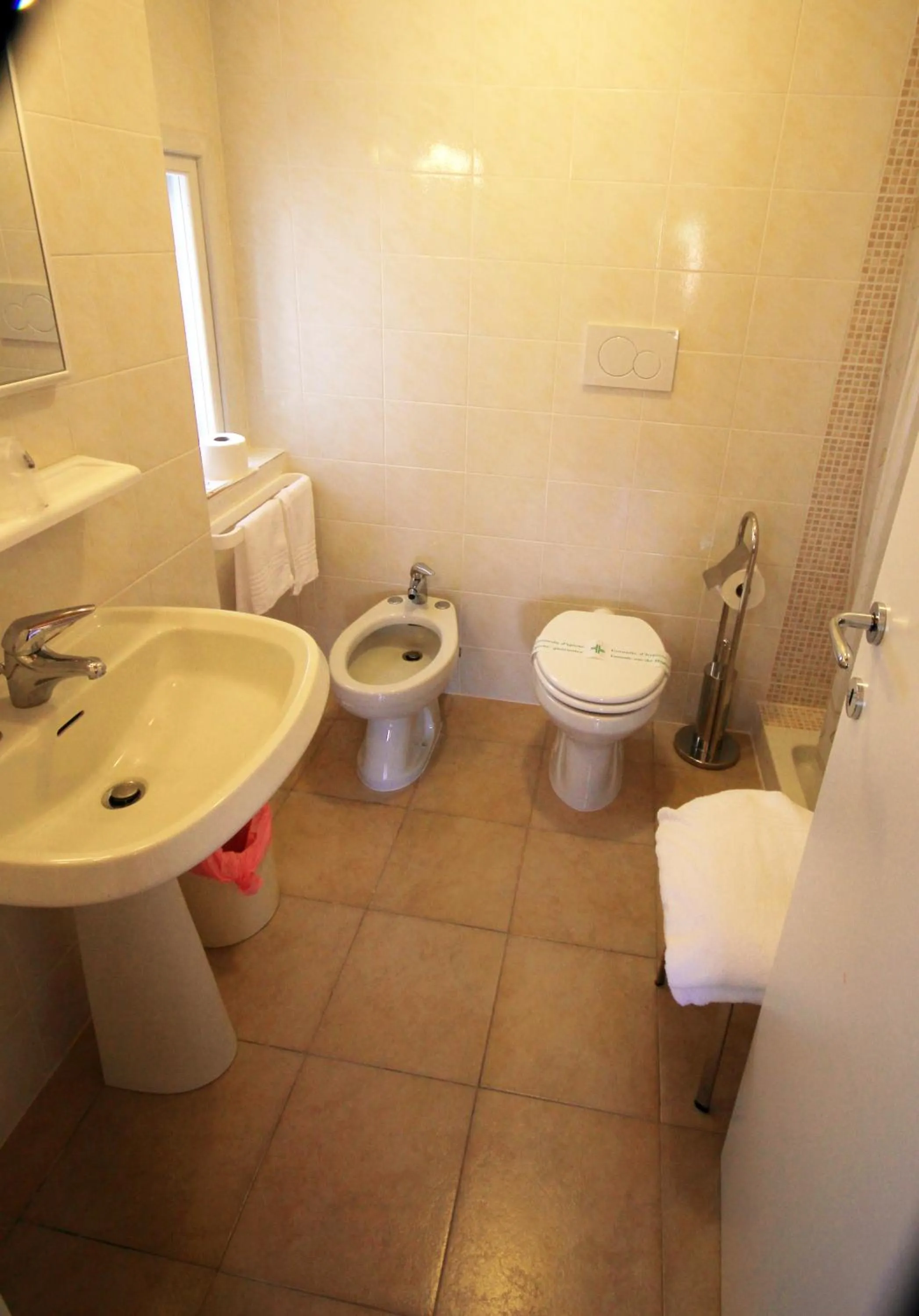 Shower in Albergo Villa Gradita