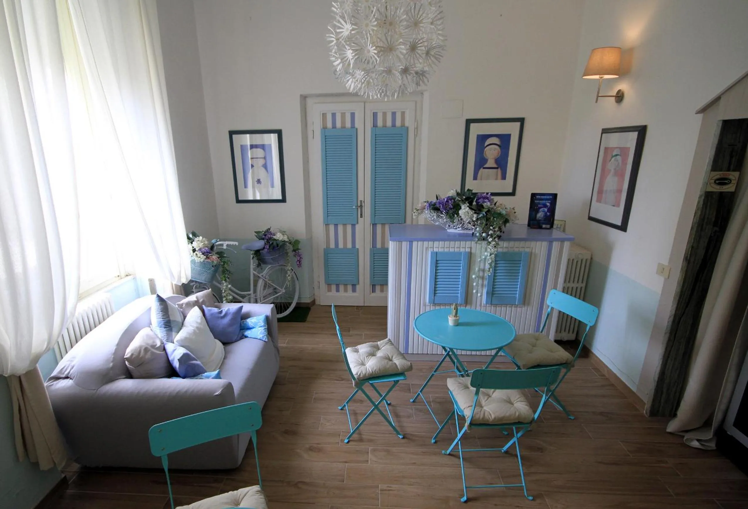 Communal lounge/ TV room in Albergo Villa Gradita