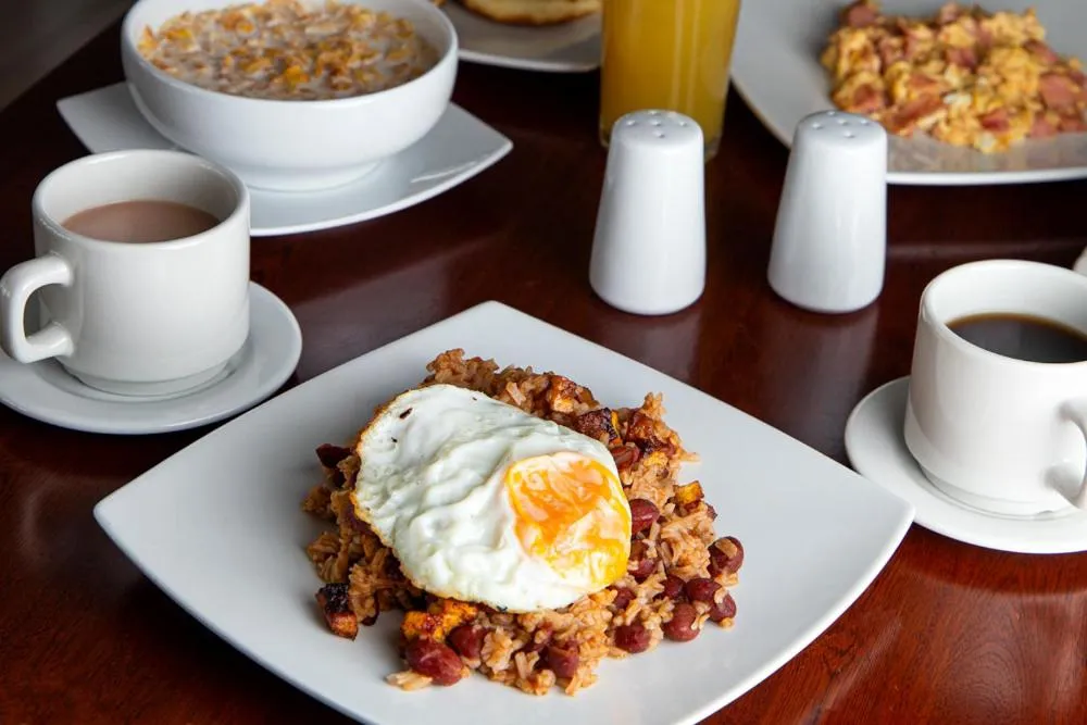 Food and drinks in Hotel Splendor by Friends Company