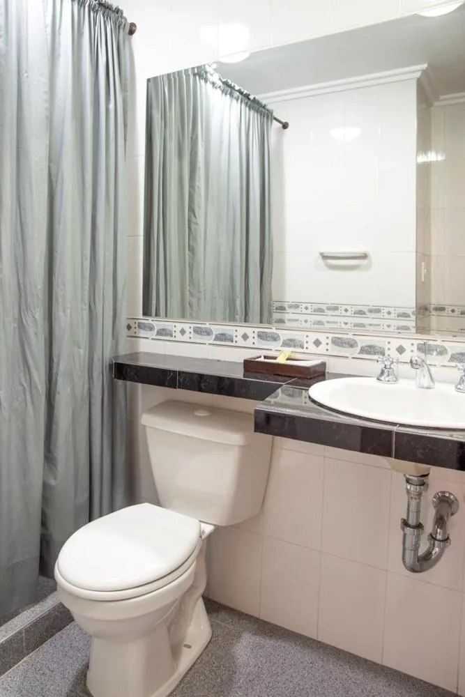 Toilet in Hotel Splendor by Friends Company