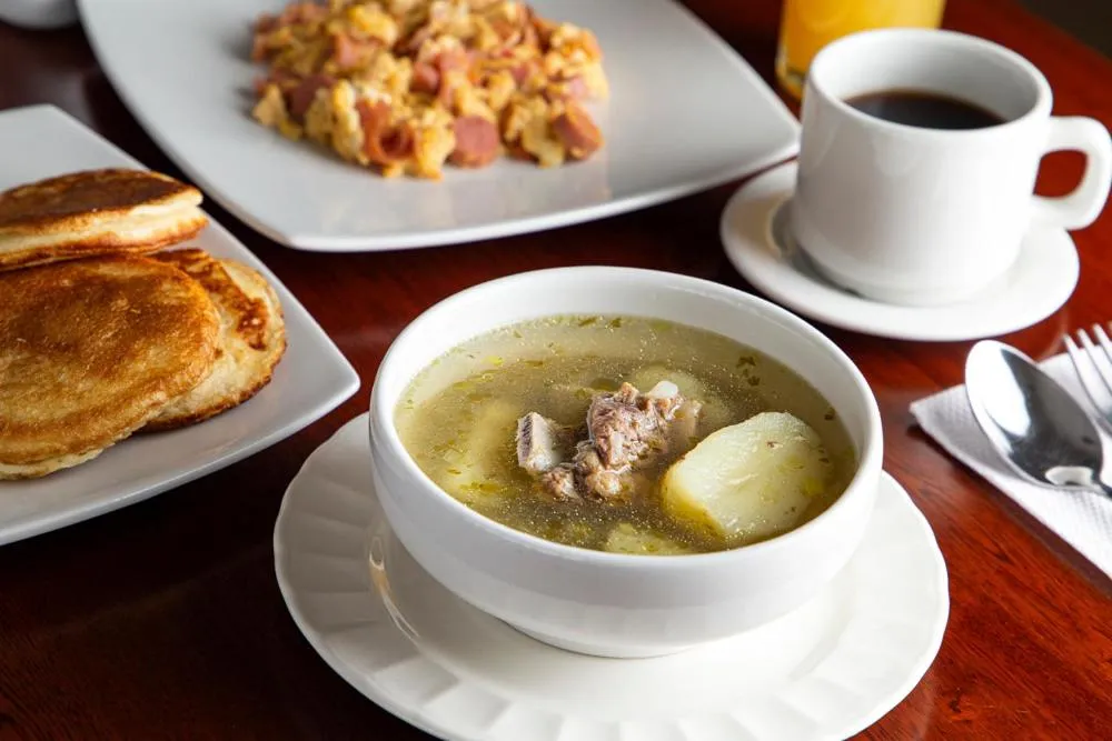 Breakfast in Hotel Splendor by Friends Company