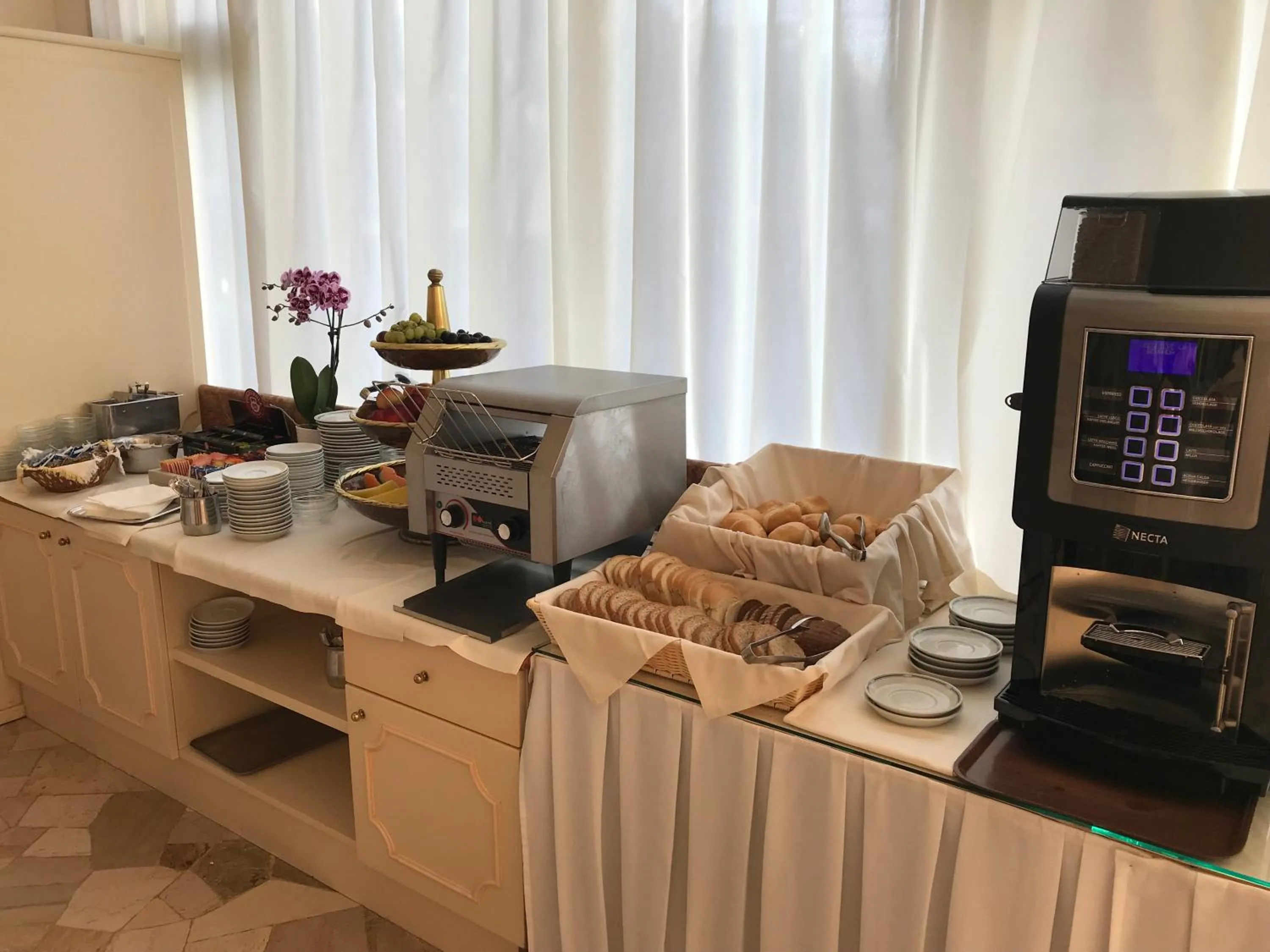 Breakfast in Hotel Excelsior