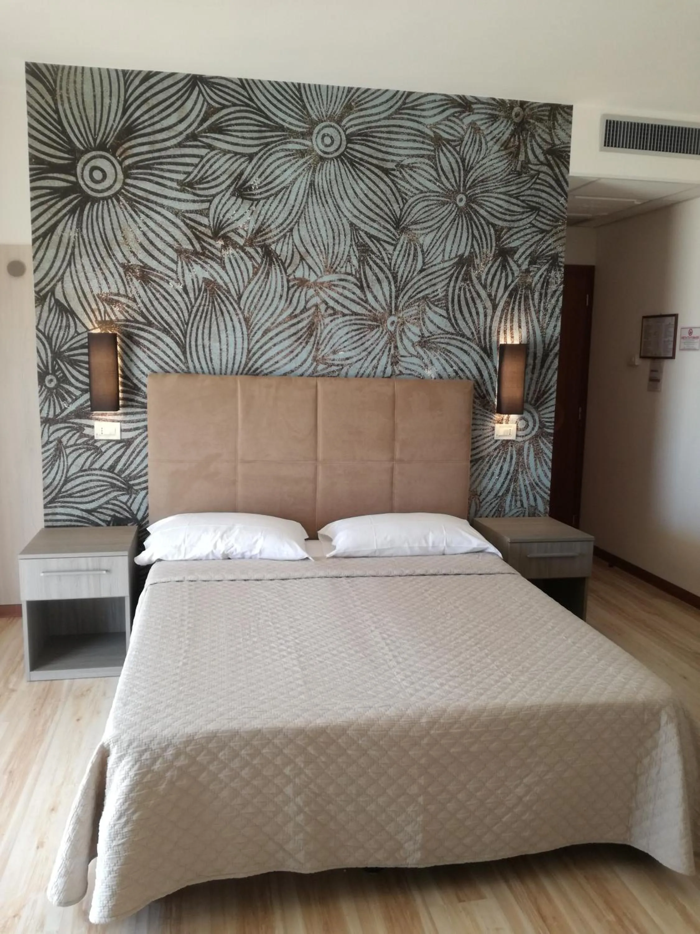 Bed in Hotel Excelsior