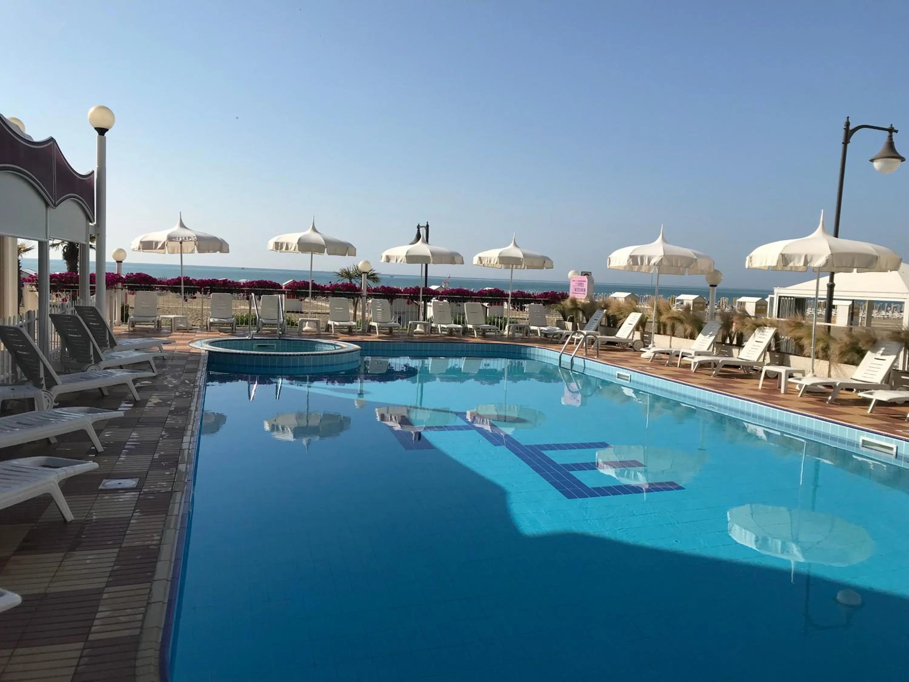 Swimming pool in Hotel Excelsior