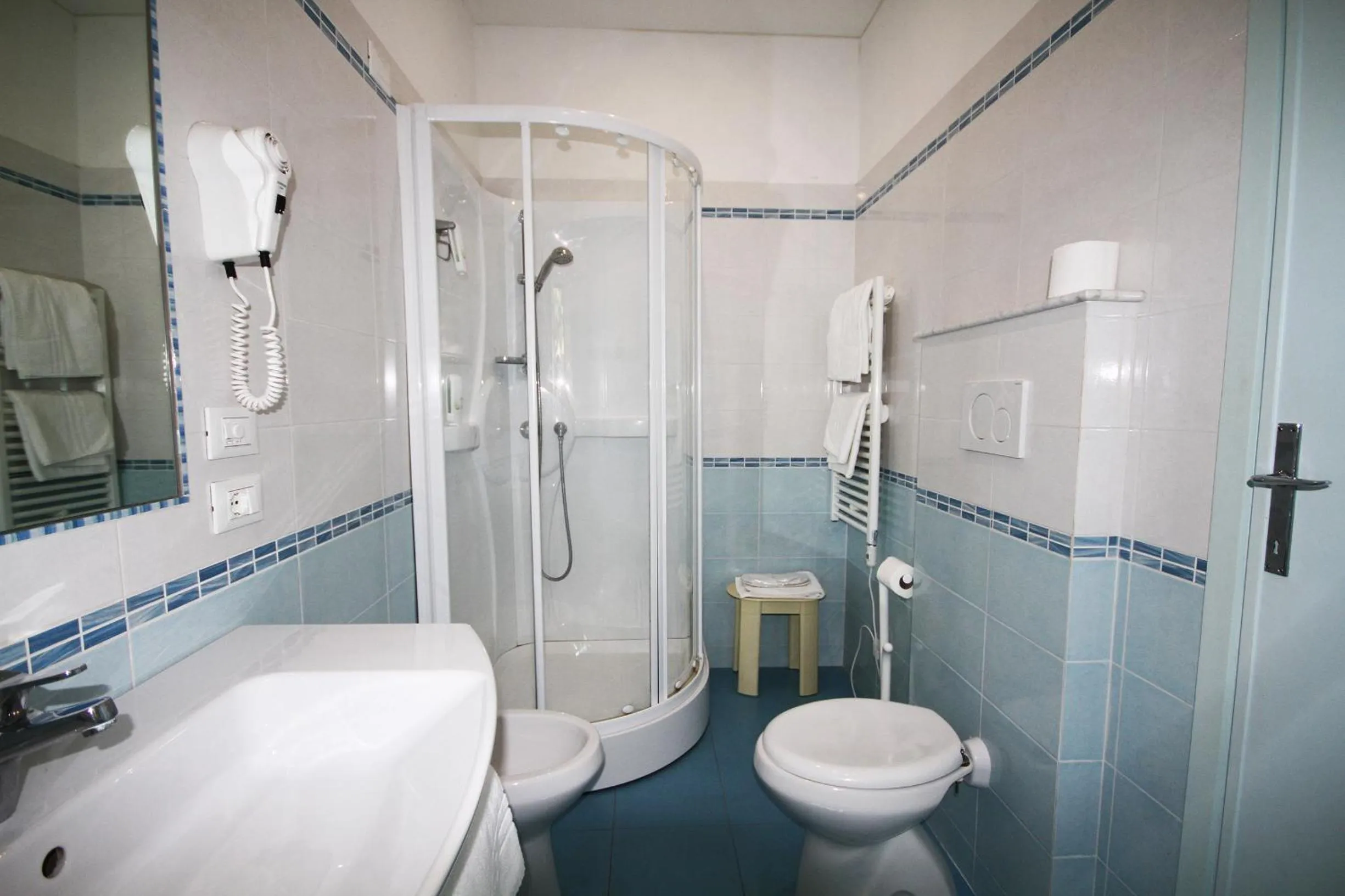 Shower in Raffaelli Villino Limoni