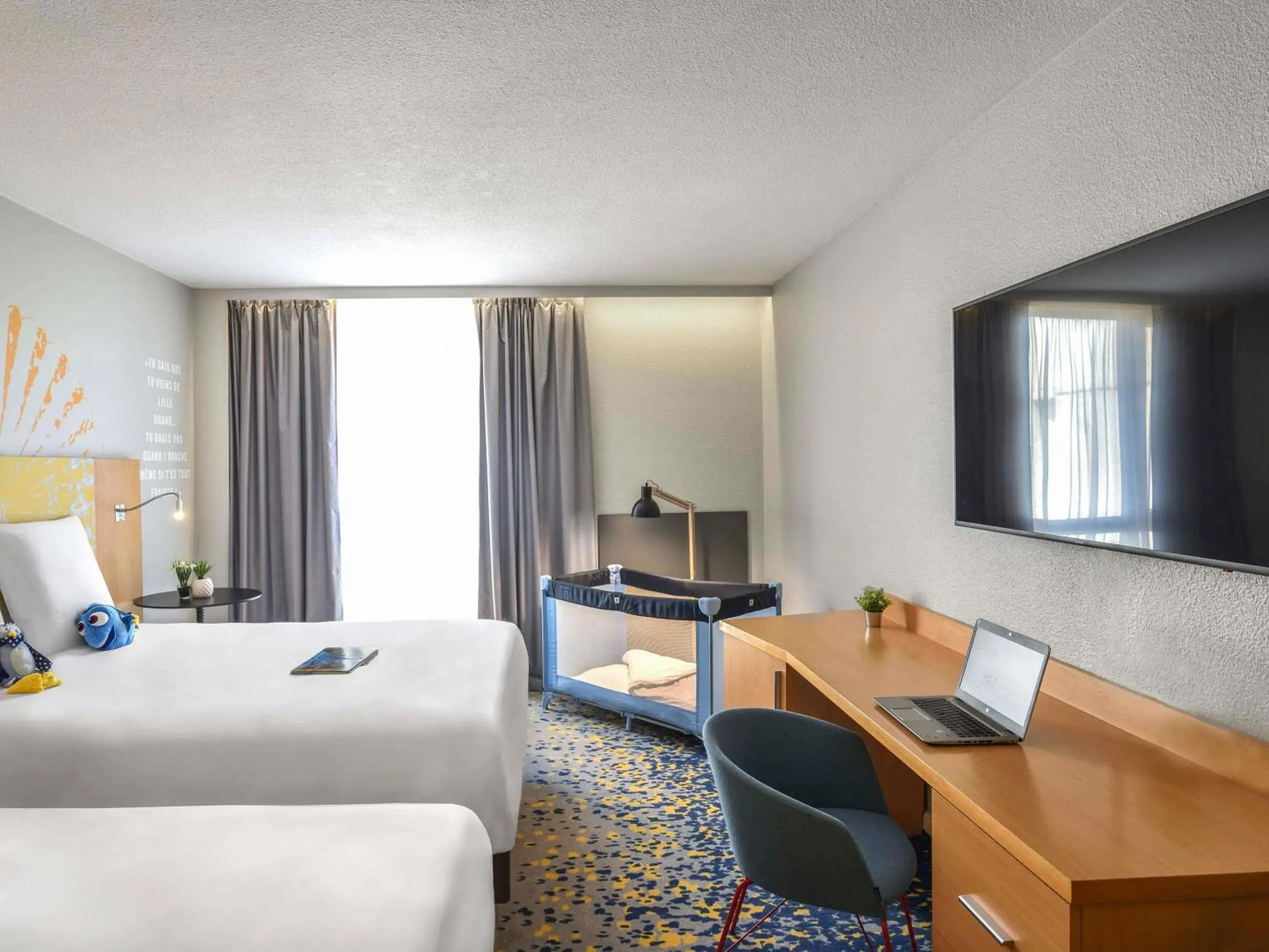 Bedroom, Bed in Hôtel Mercure Lille Aéroport Bedroom, Bed in Hôtel Mercure Lille Aéroport