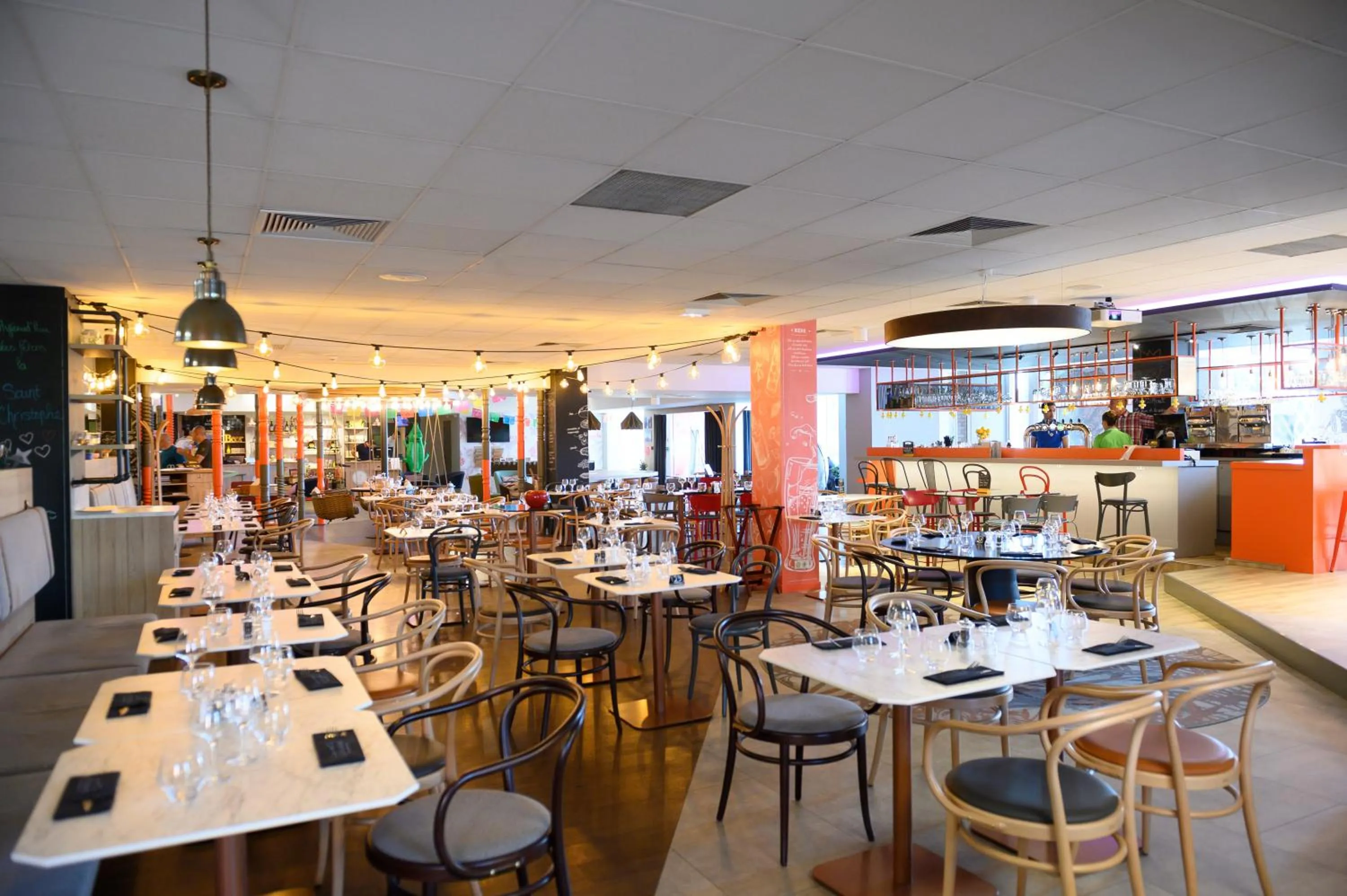 Restaurant/places to eat in Hôtel Mercure Lille Aéroport