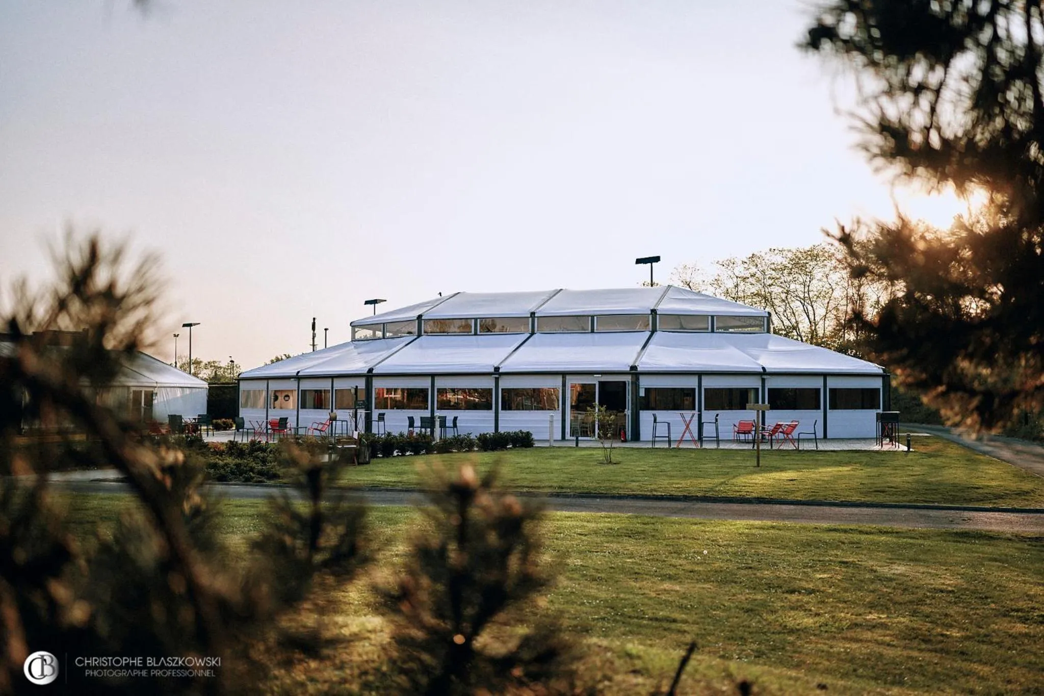 Garden in Hôtel Mercure Lille Aéroport