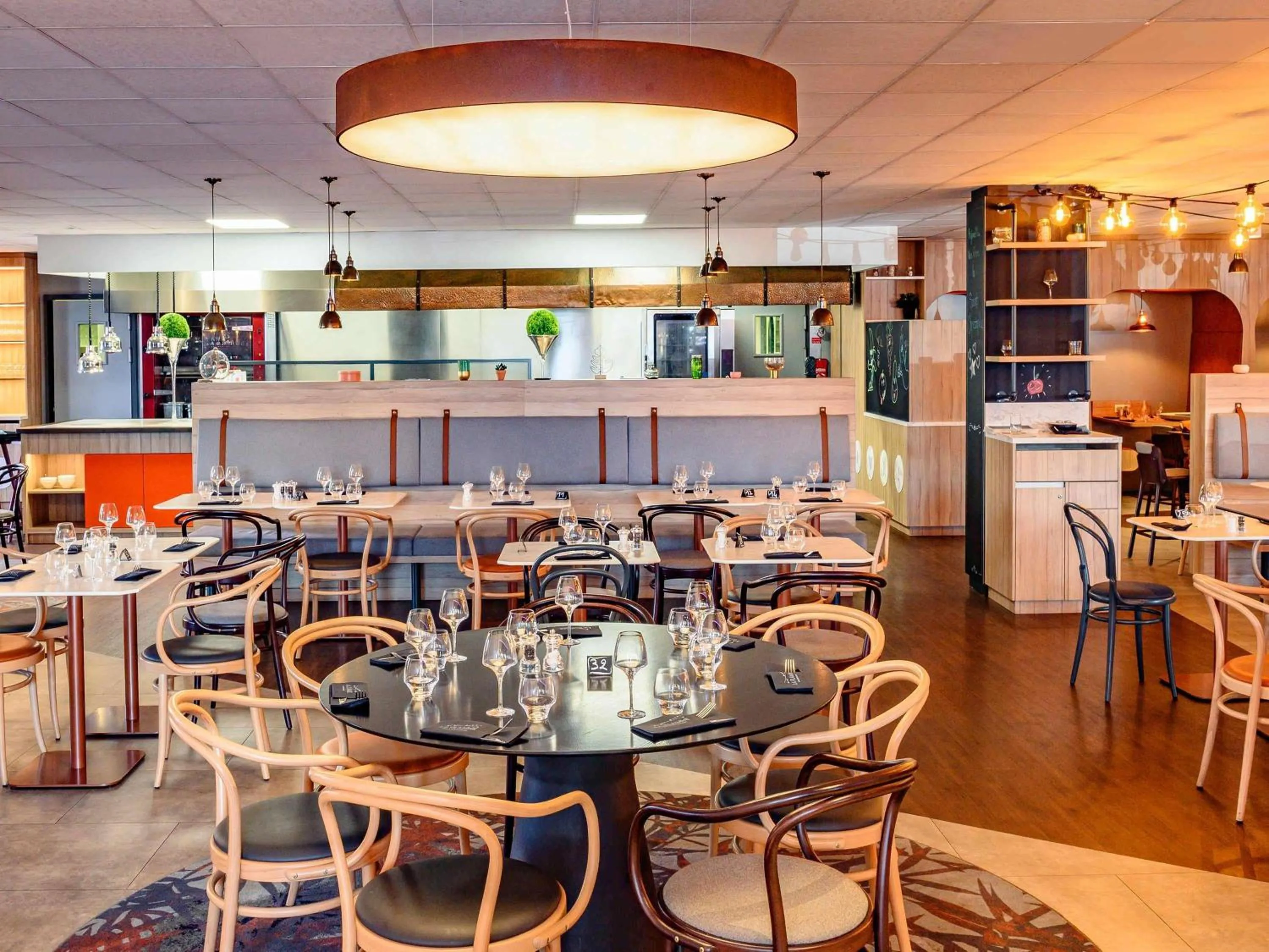 Restaurant/places to eat in Hôtel Mercure Lille Aéroport