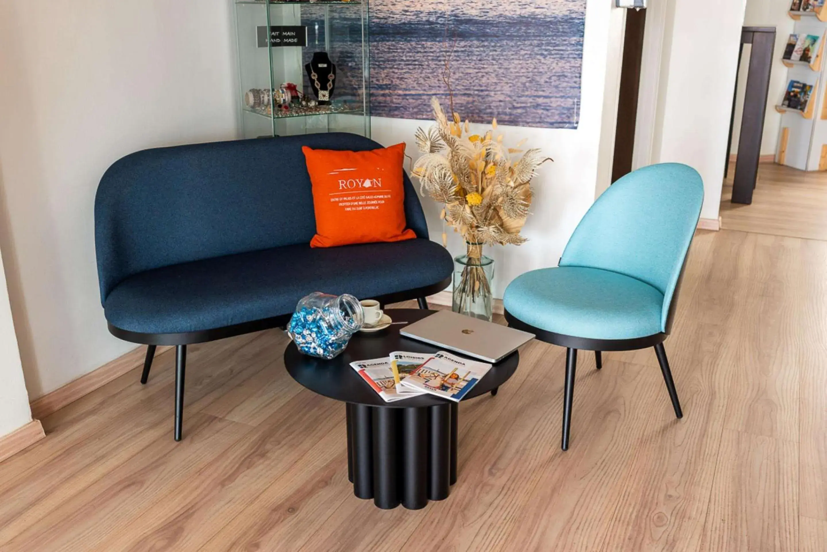 Lobby or reception in Best Western Hôtel Royan Océan Lobby or reception in Best Western Hôtel Royan Océan