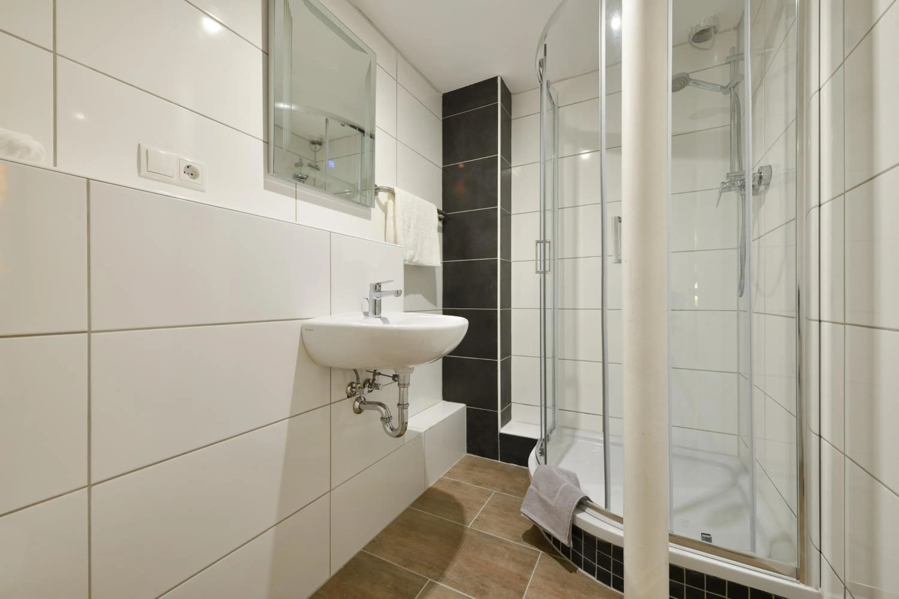 Bathroom in Ford Apartment Bremen City Center