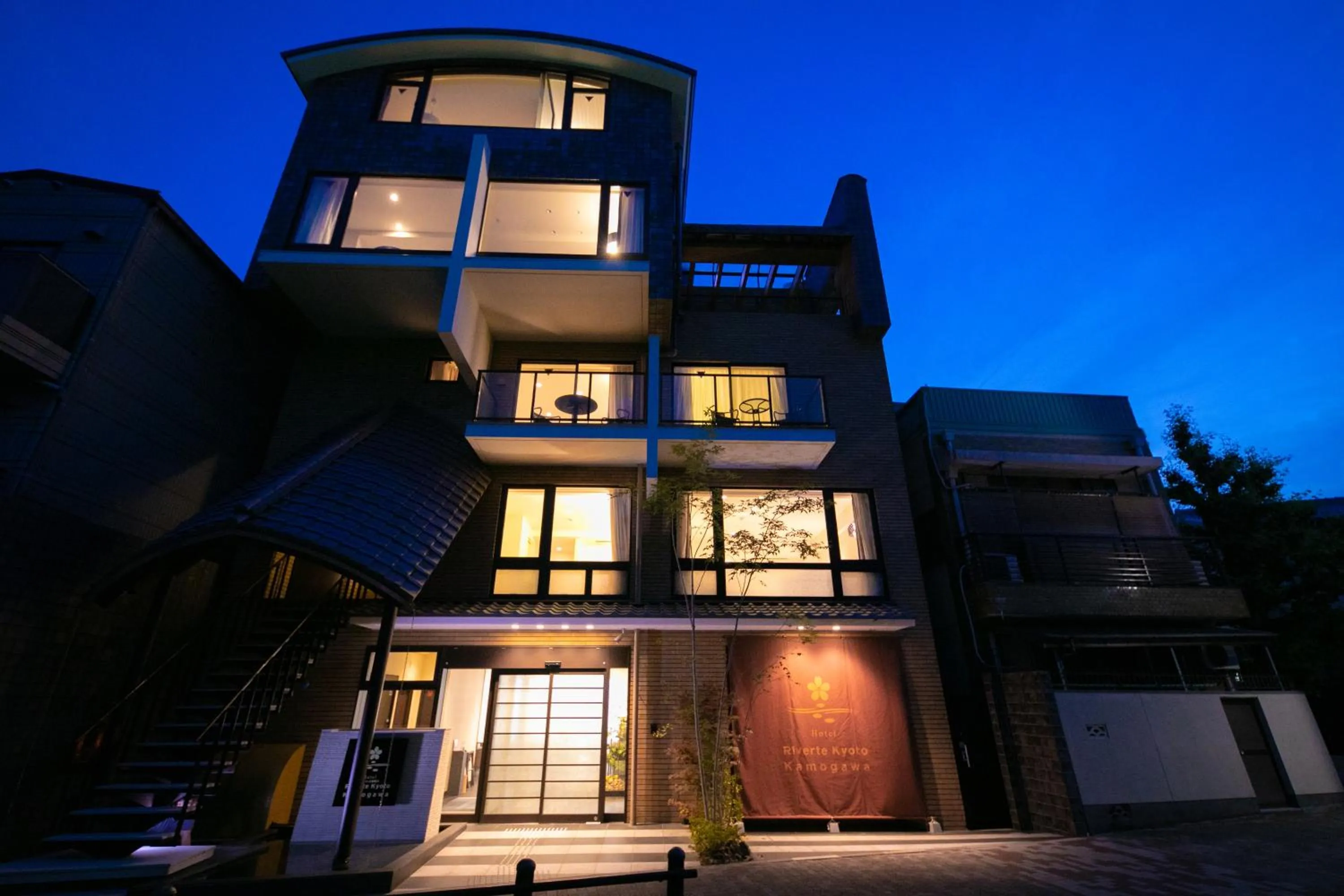 Property building in Riverte Kyoto Kamogawa