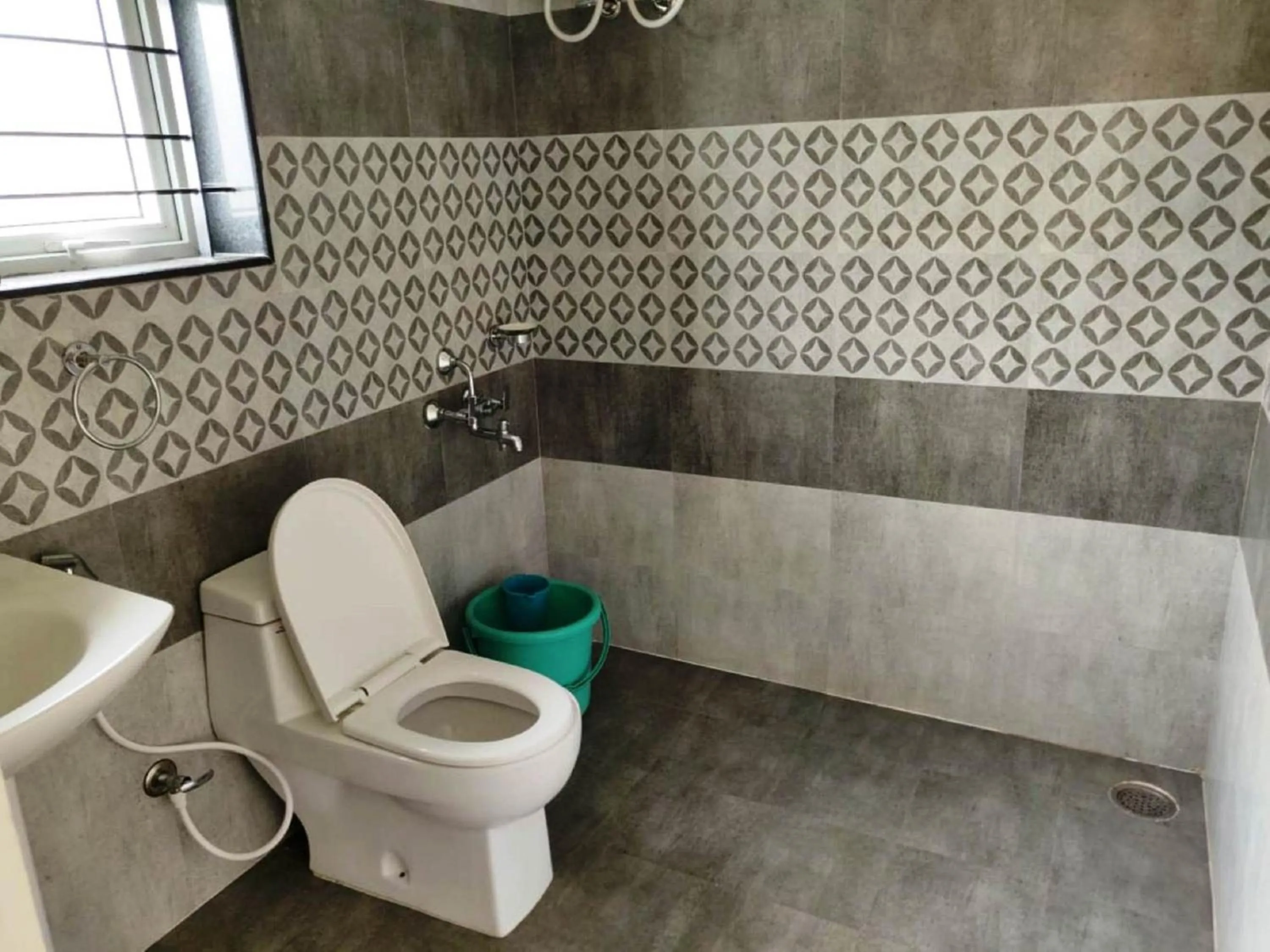 Bathroom in DEW DROP INN