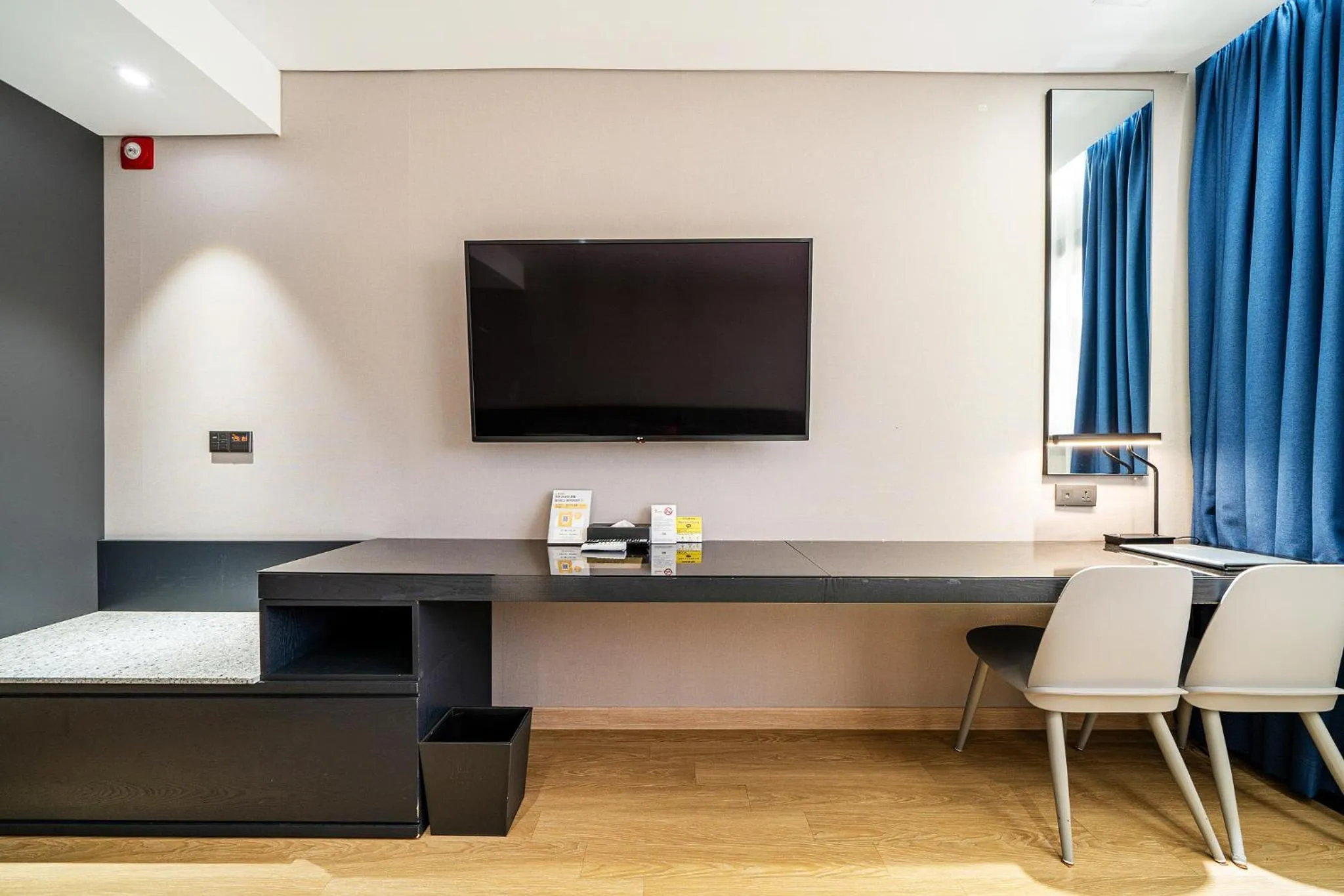 TV and multimedia in Rivertain Hotel Gyeongju