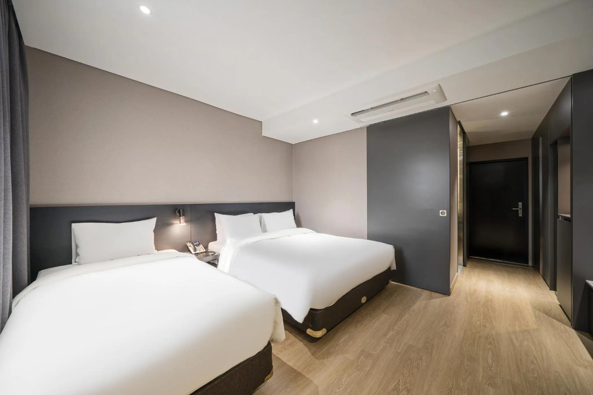 Bed in Rivertain Hotel Gyeongju