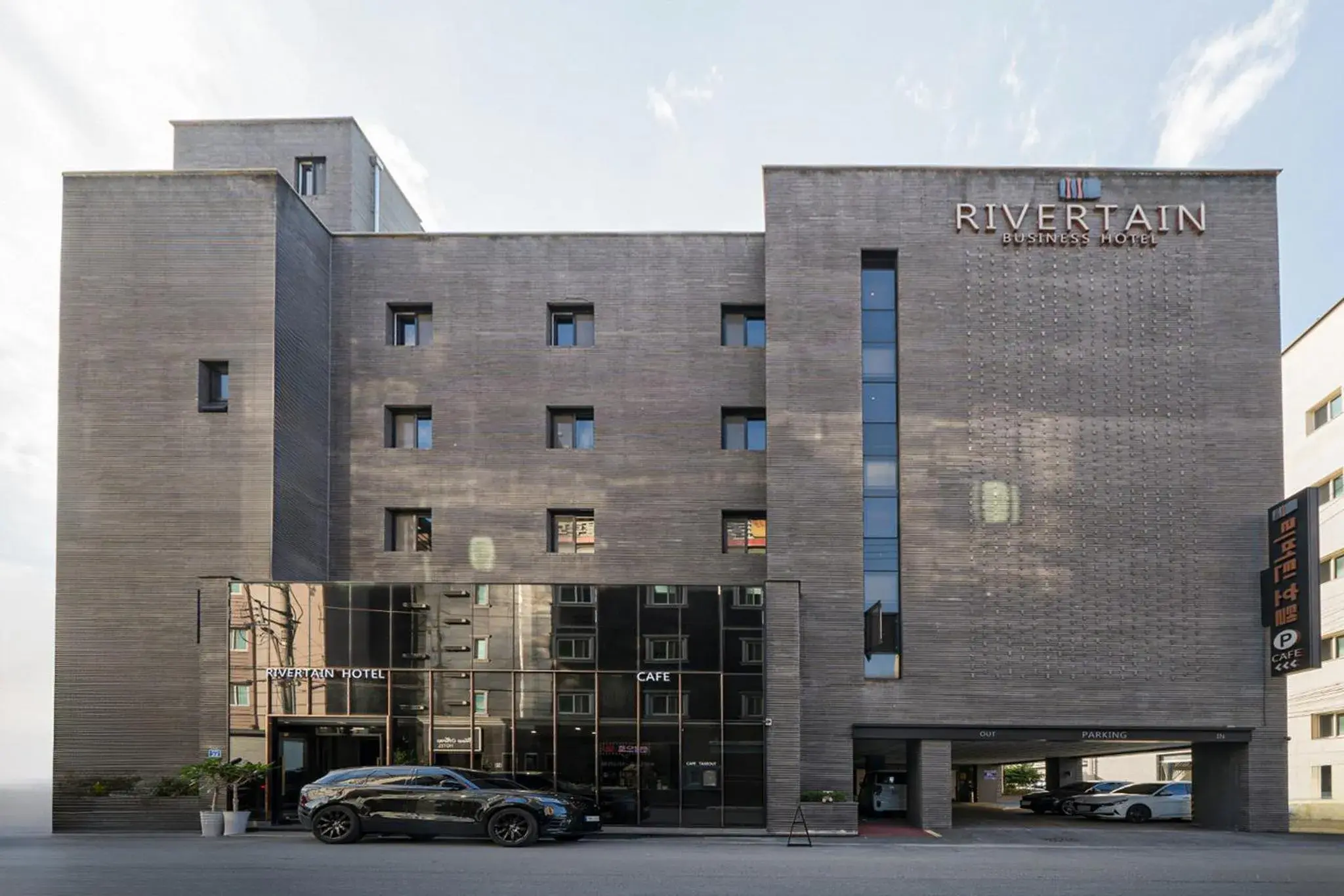 Property building in Rivertain Hotel Gyeongju Property building in Rivertain Hotel Gyeongju