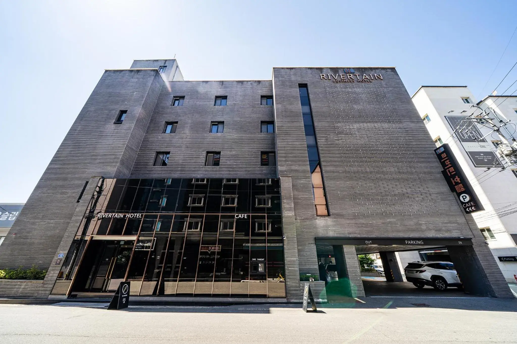 Property building in Rivertain Hotel Gyeongju Property building in Rivertain Hotel Gyeongju