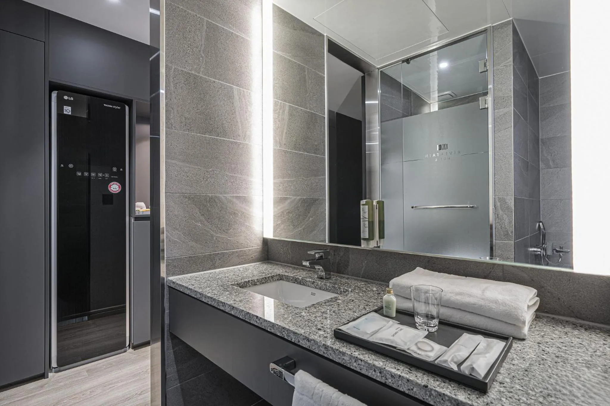 Shower in Rivertain Hotel Gyeongju